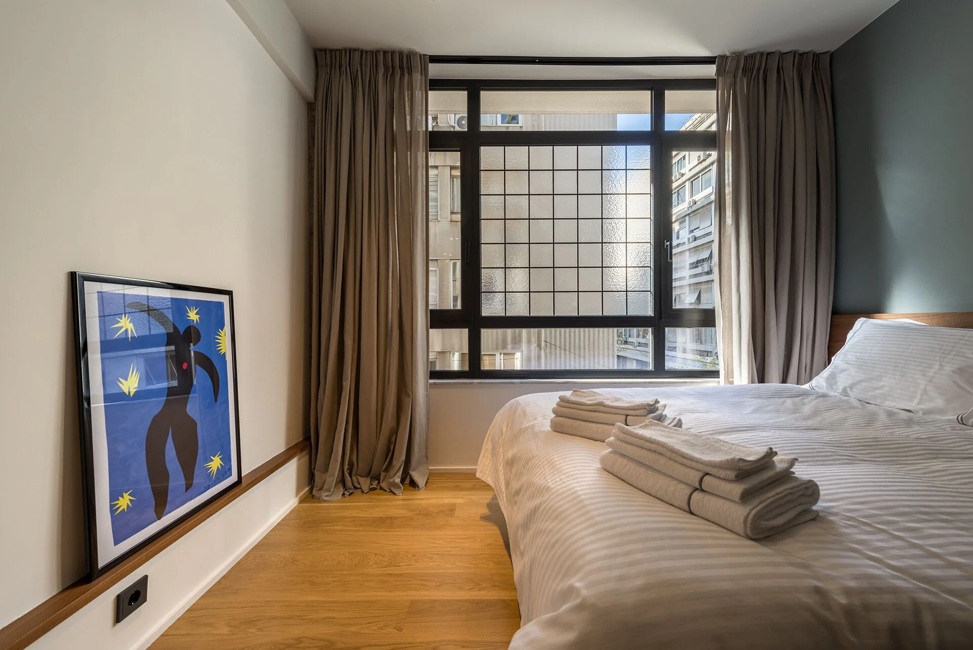 2 Bedroom Family Apartment with City View