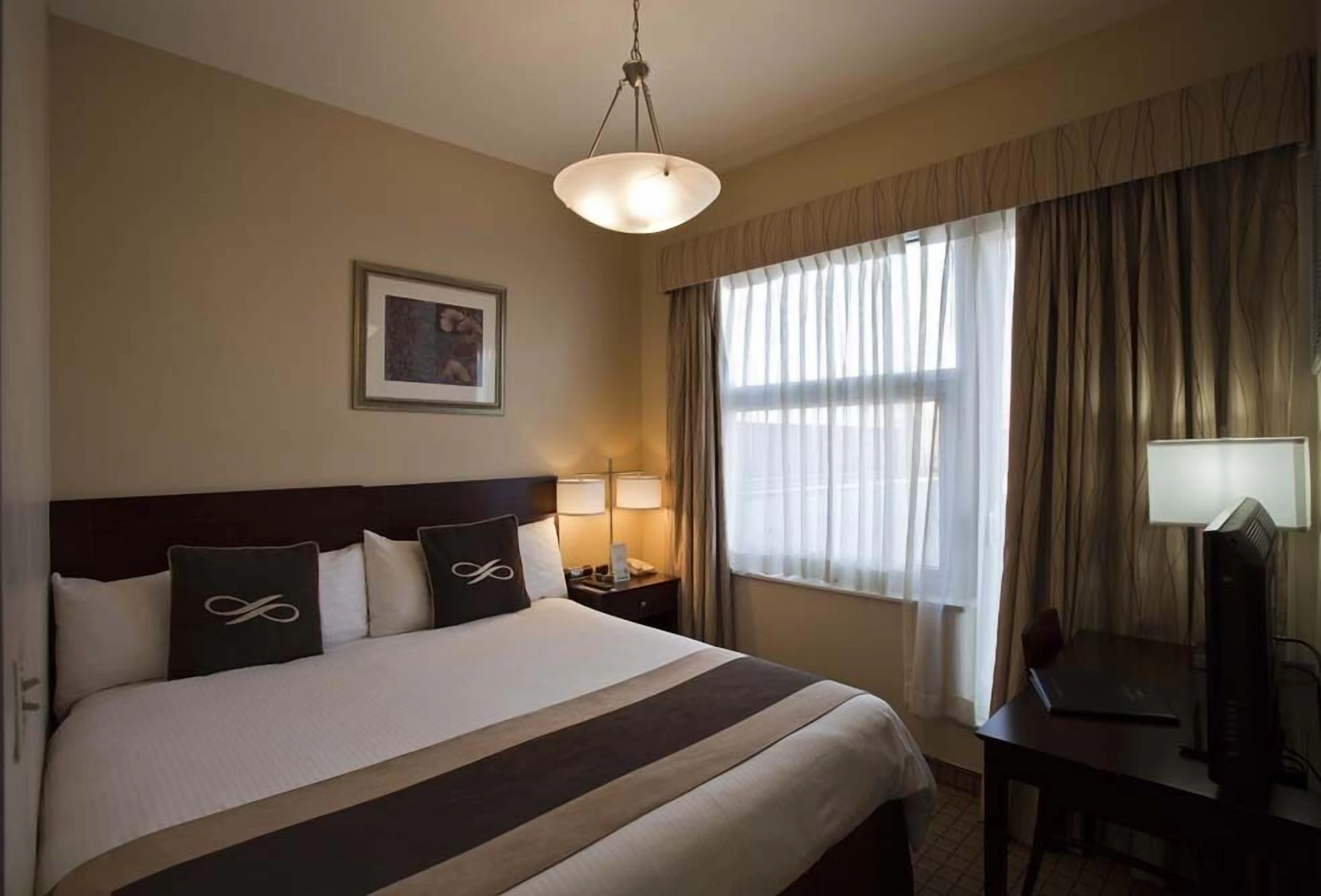 Deluxe Studio Suite, 1 King Bed