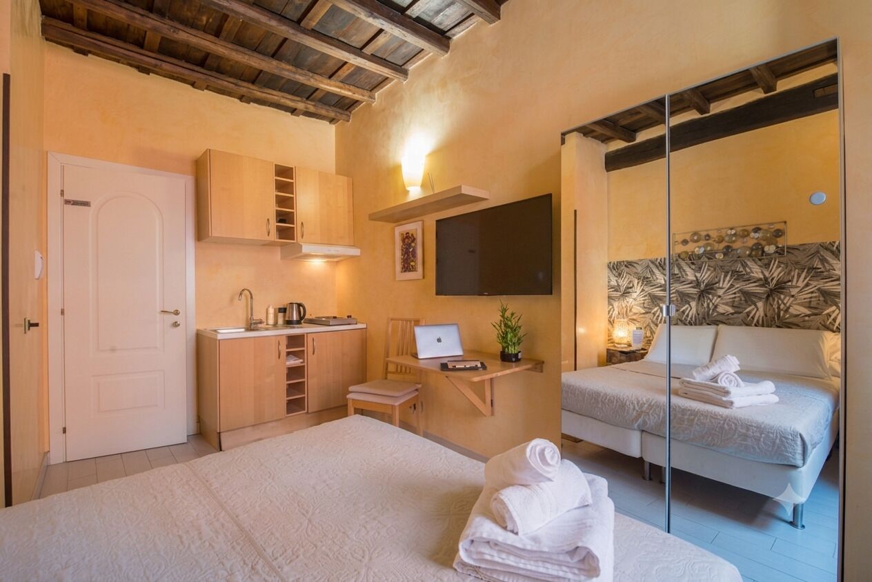Economy Double or Twin Room, 1 Bedroom, Private External Bathroom