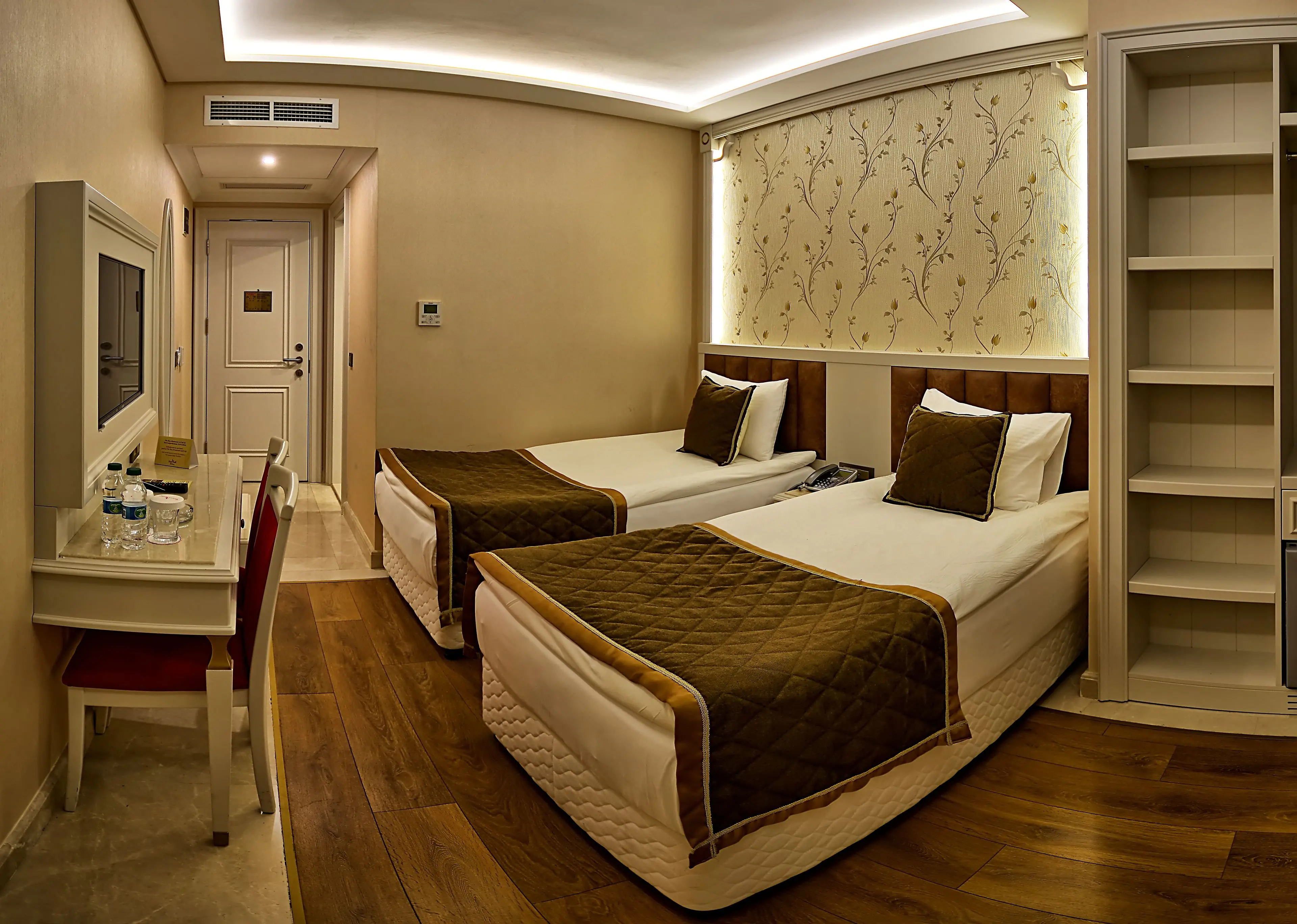 Deluxe Twin Room, 2 Twin Beds, Non Smoking Deluxe Twin Room, 2 Twin Beds, Non Smoking