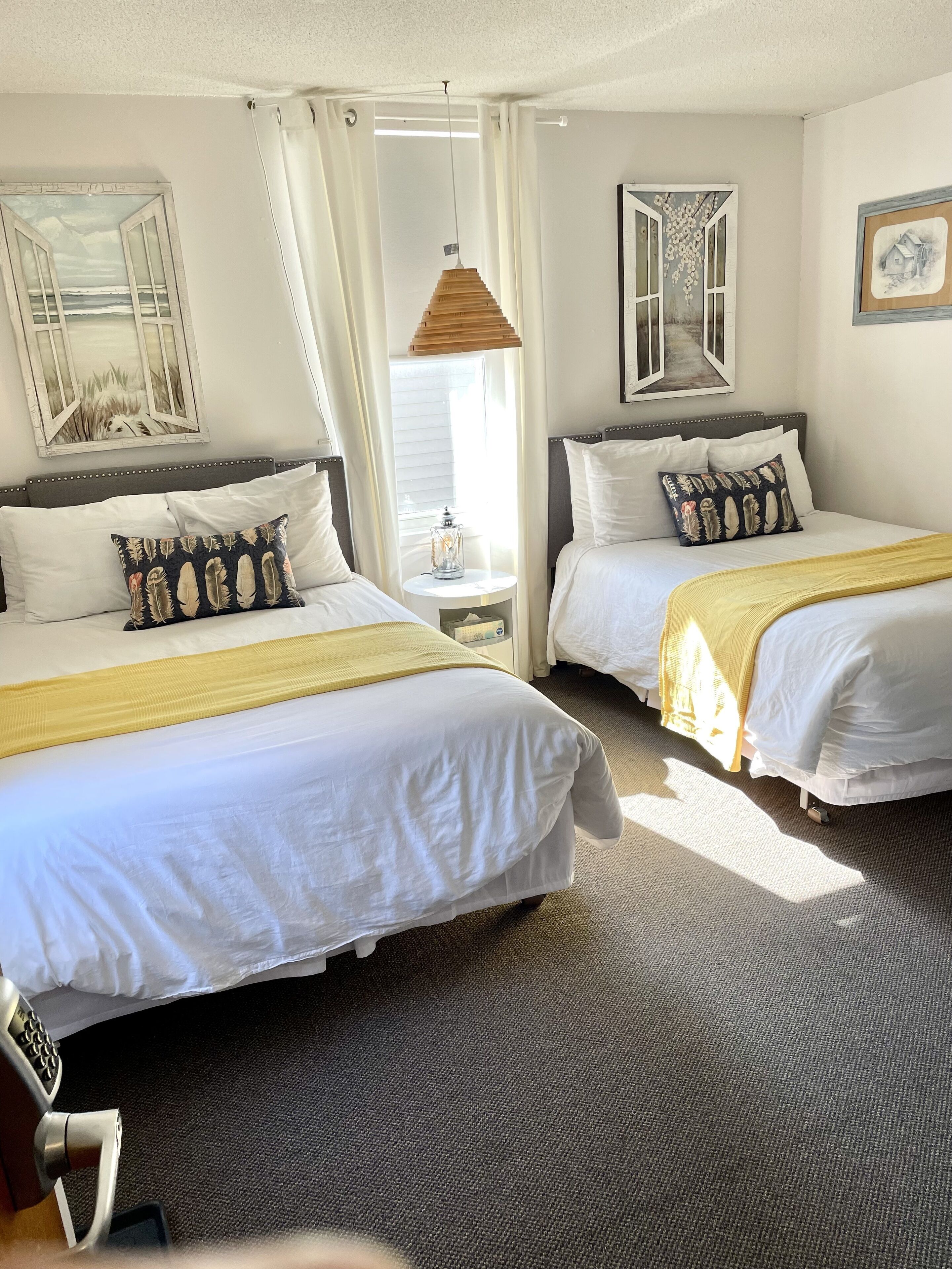 Standard Room, 2 Double Beds (207)