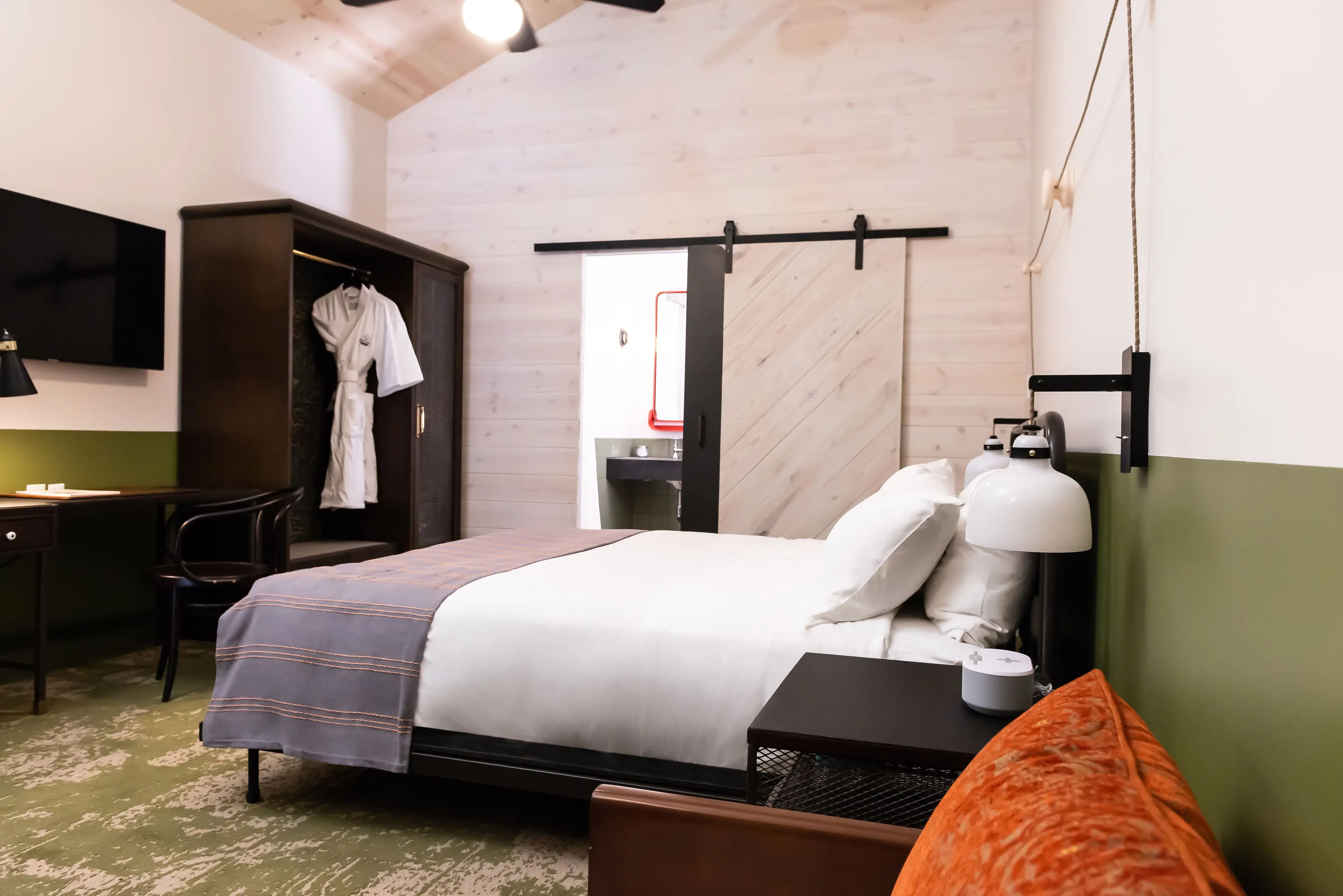Deluxe Room, 1 King Bed Deluxe Room, 1 King Bed