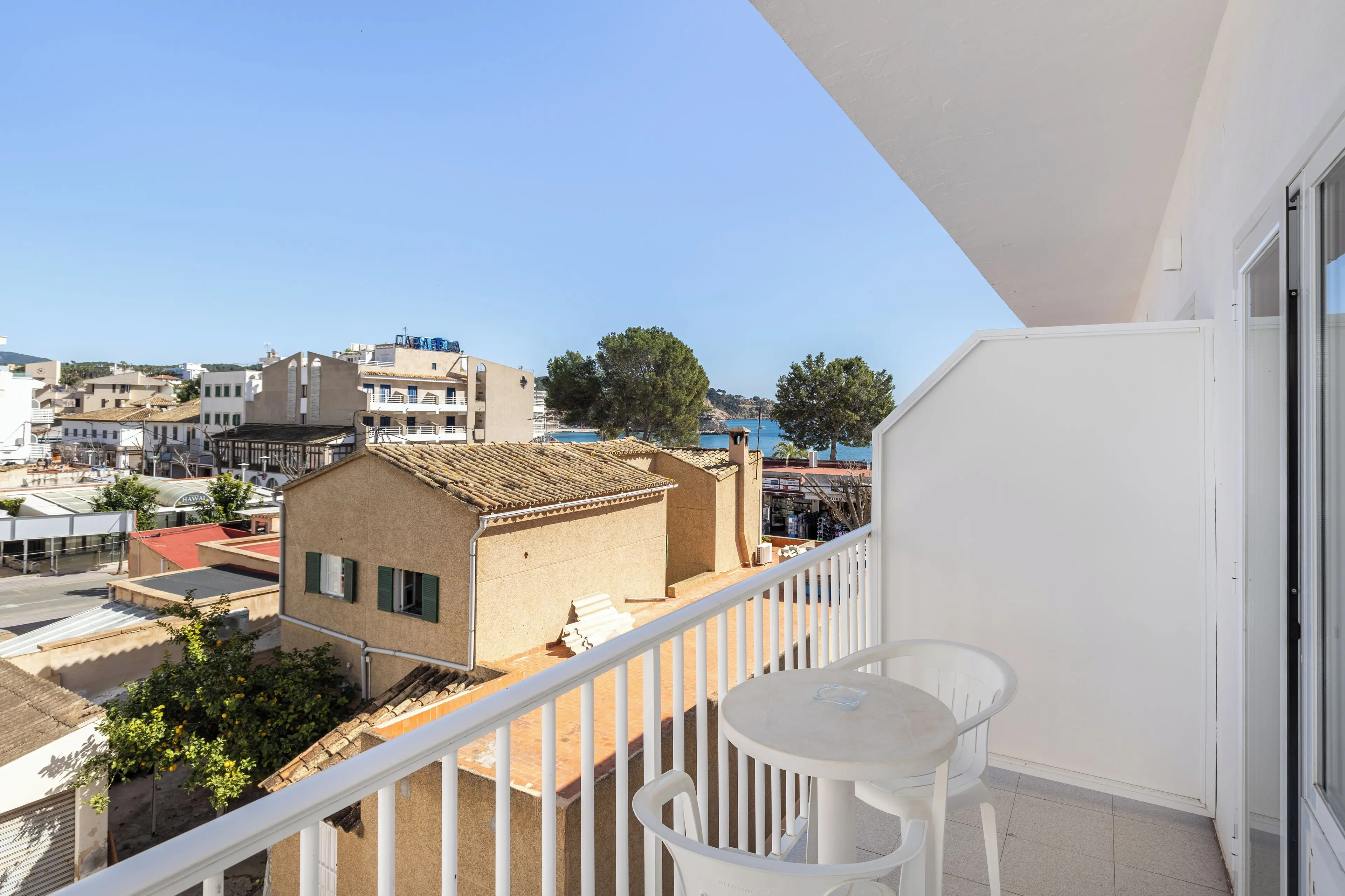 Single Room (Cama Doble) Single Room (Cama Doble)
