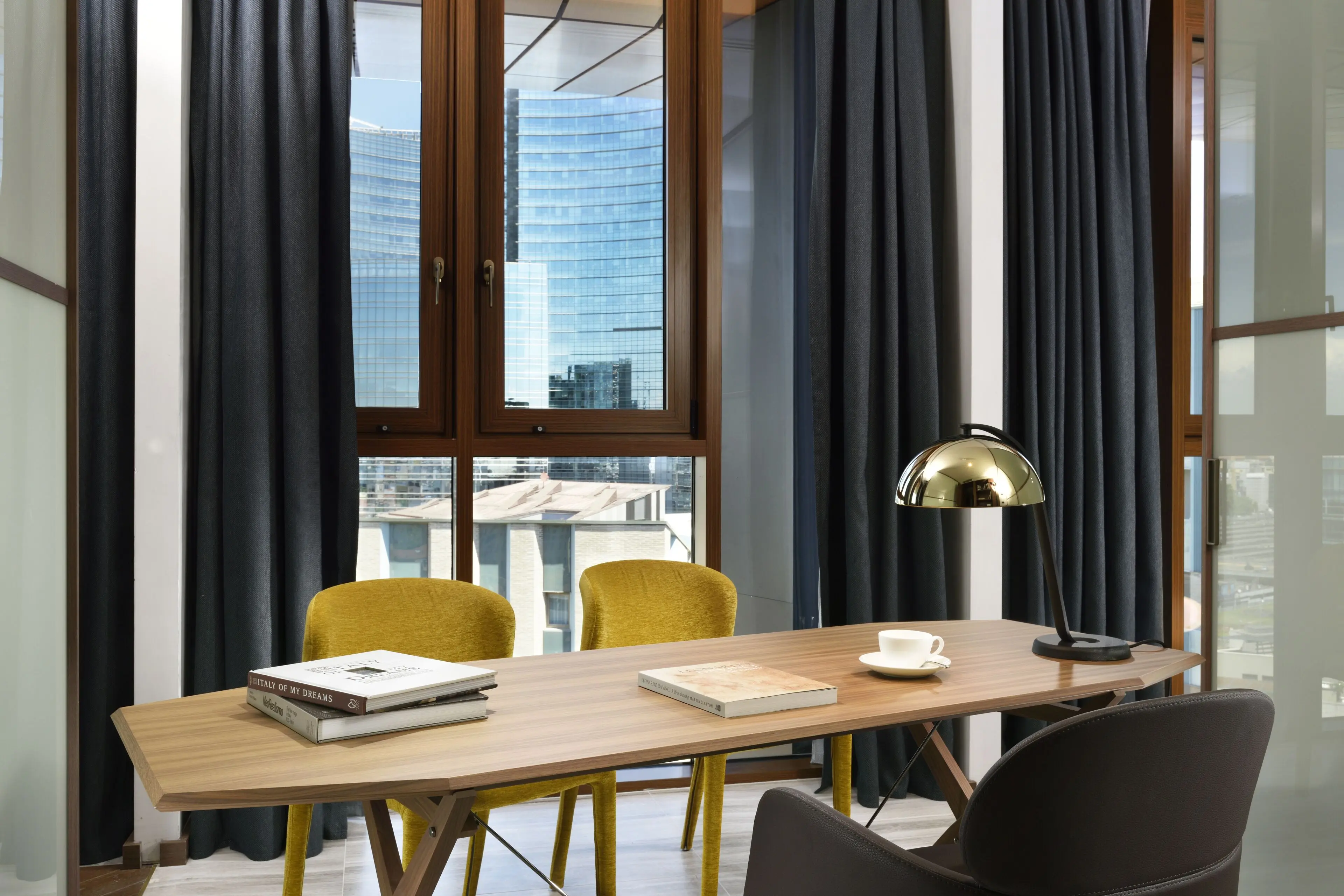 Penthouse (Alpi / Porta Nuova) Penthouse (Alpi / Porta Nuova)
