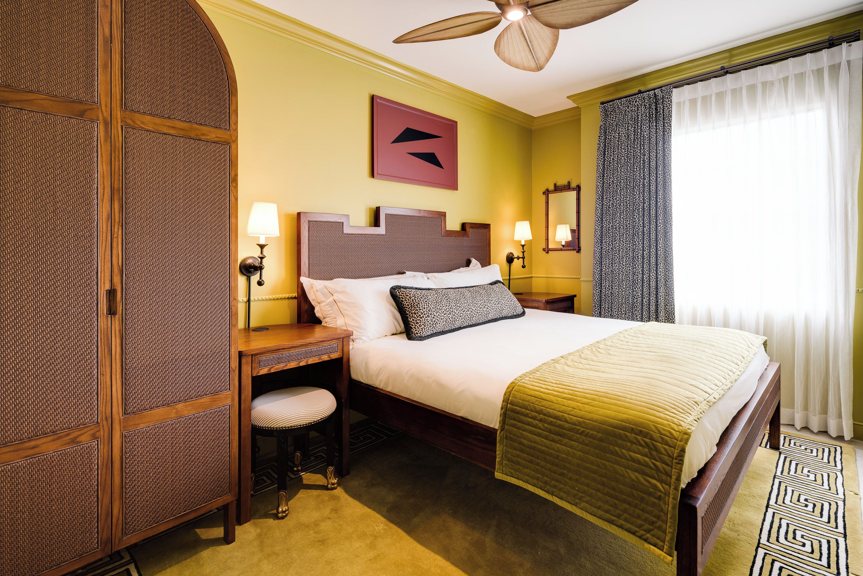 Classic Room, 1 King Bed