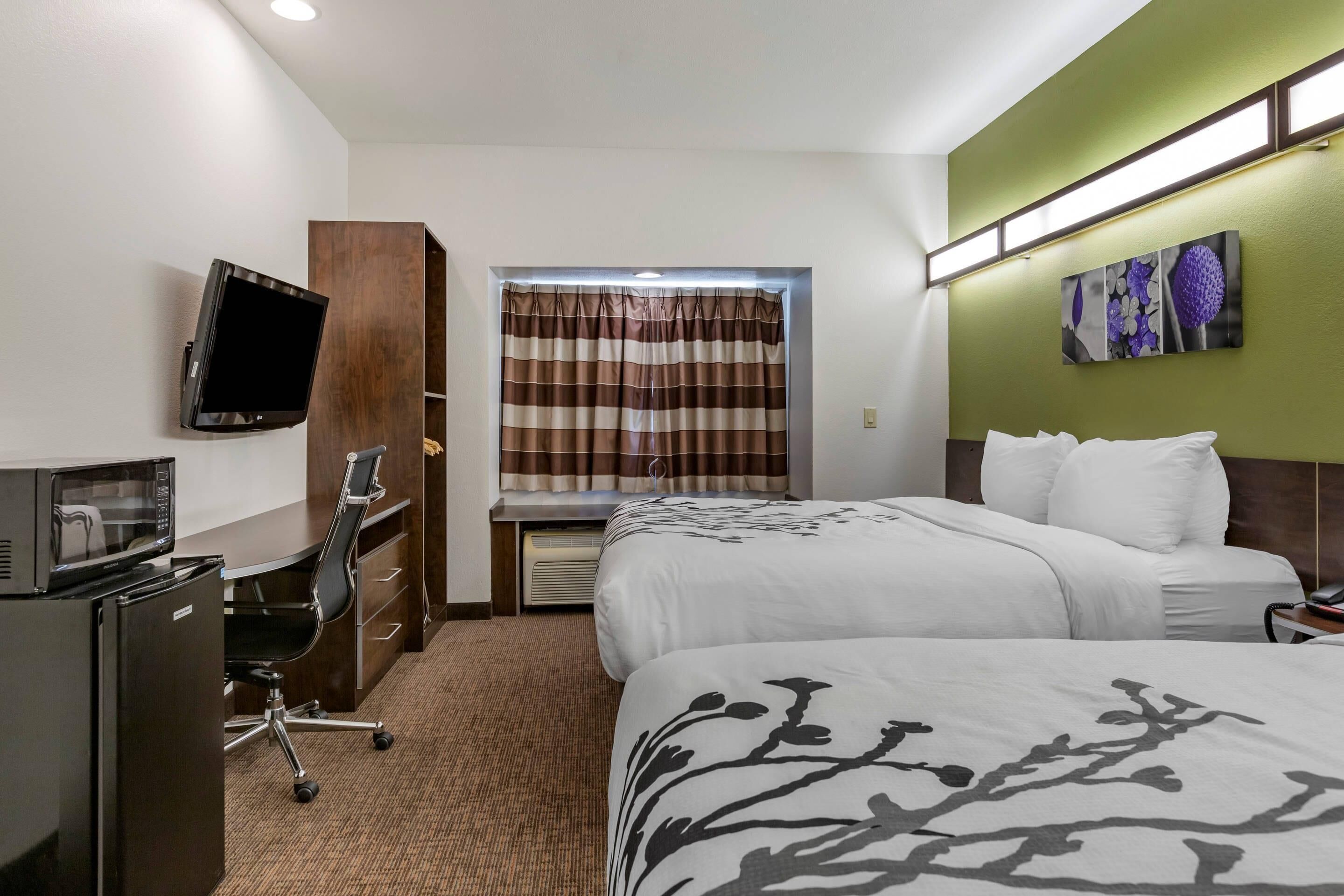 Room, 2 Queen Beds, Accessible, Non Smoking (Roll-In Shower)