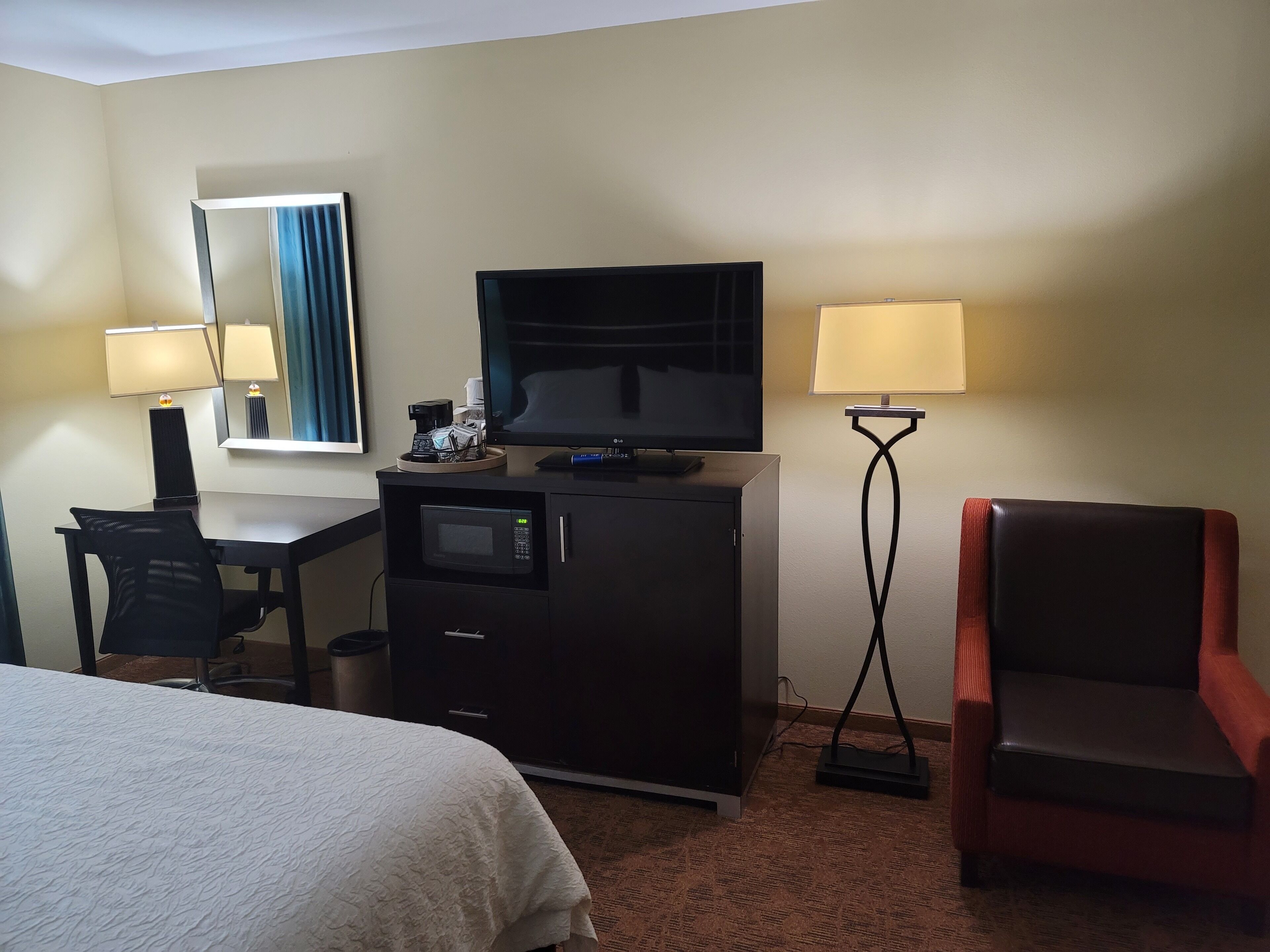 Room, 1 King Bed, Non Smoking, Jetted Tub
