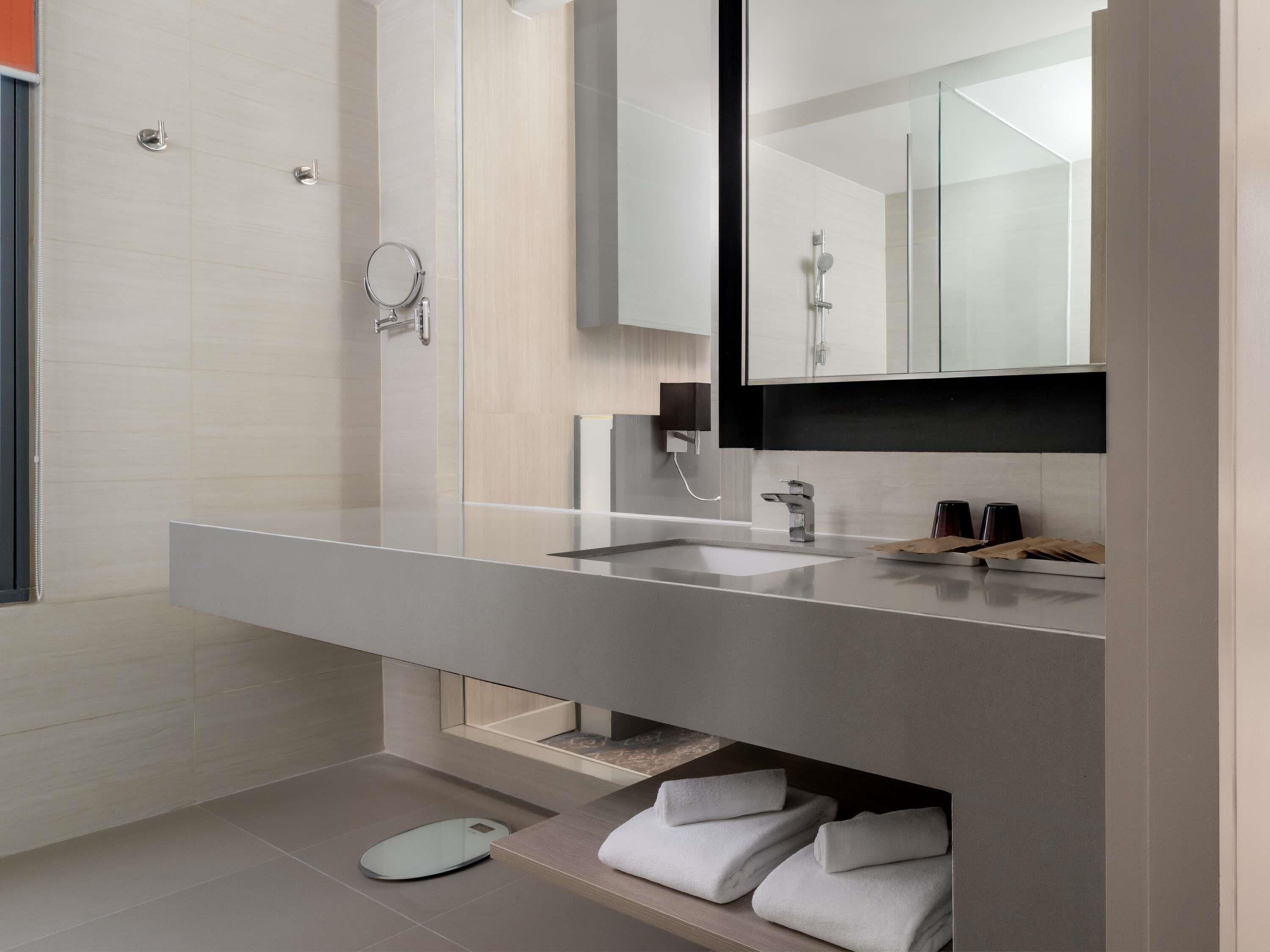 Deluxe Suite, 1 Queen Bed