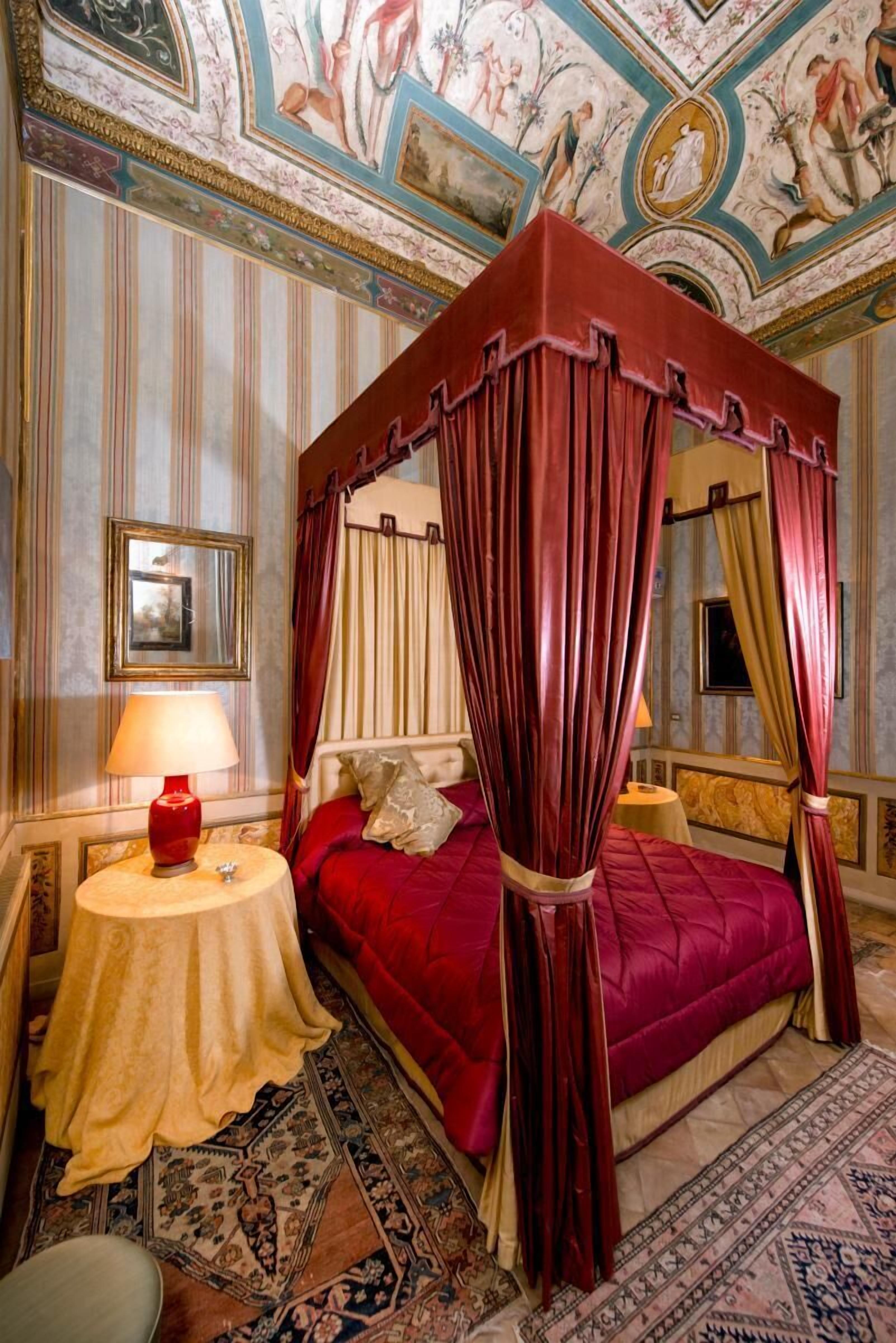 Luxury Suite, Bathtub, City View