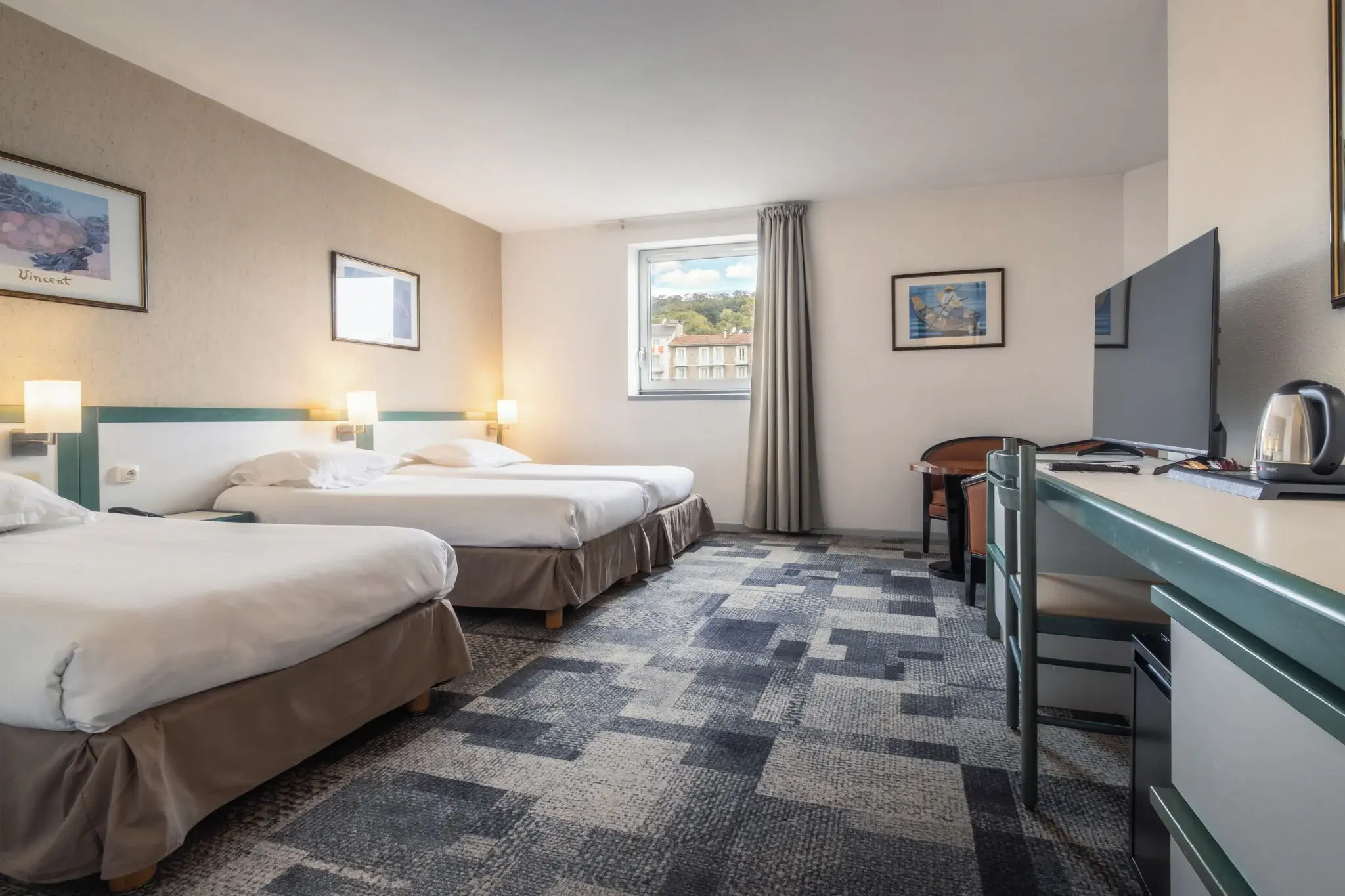 Family Triple Room (2 adultes and 1 enfant) Family Triple Room (2 adultes and 1 enfant)