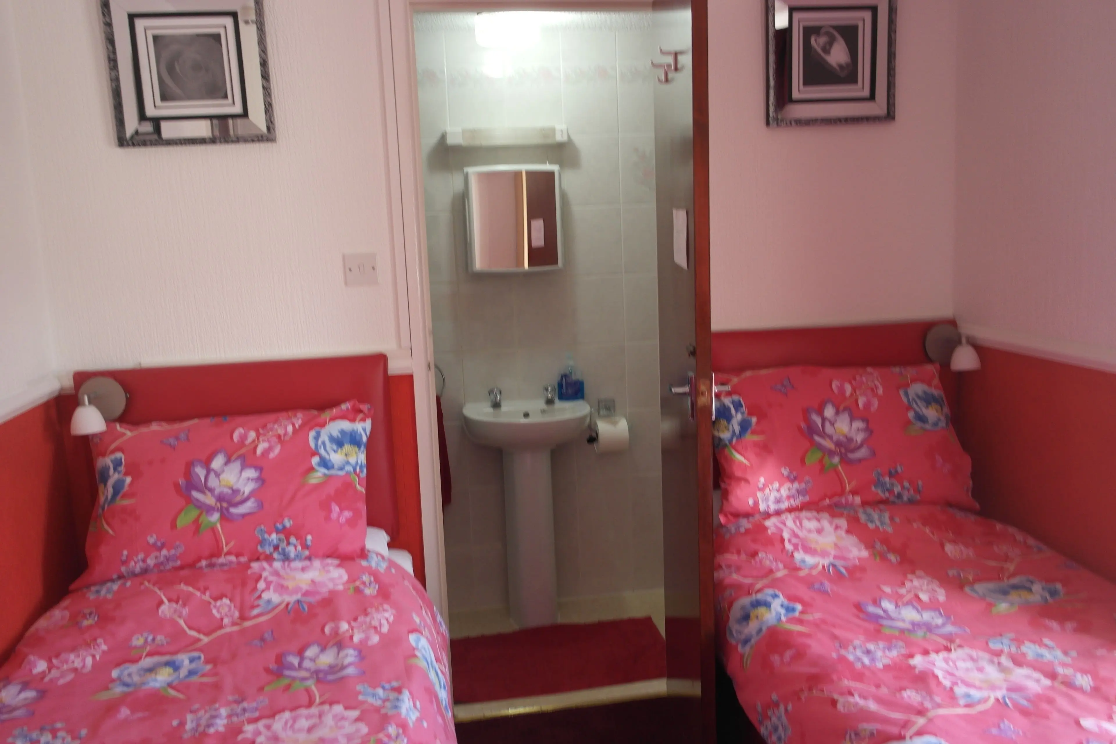 Twin Room, Ensuite Twin Room, Ensuite