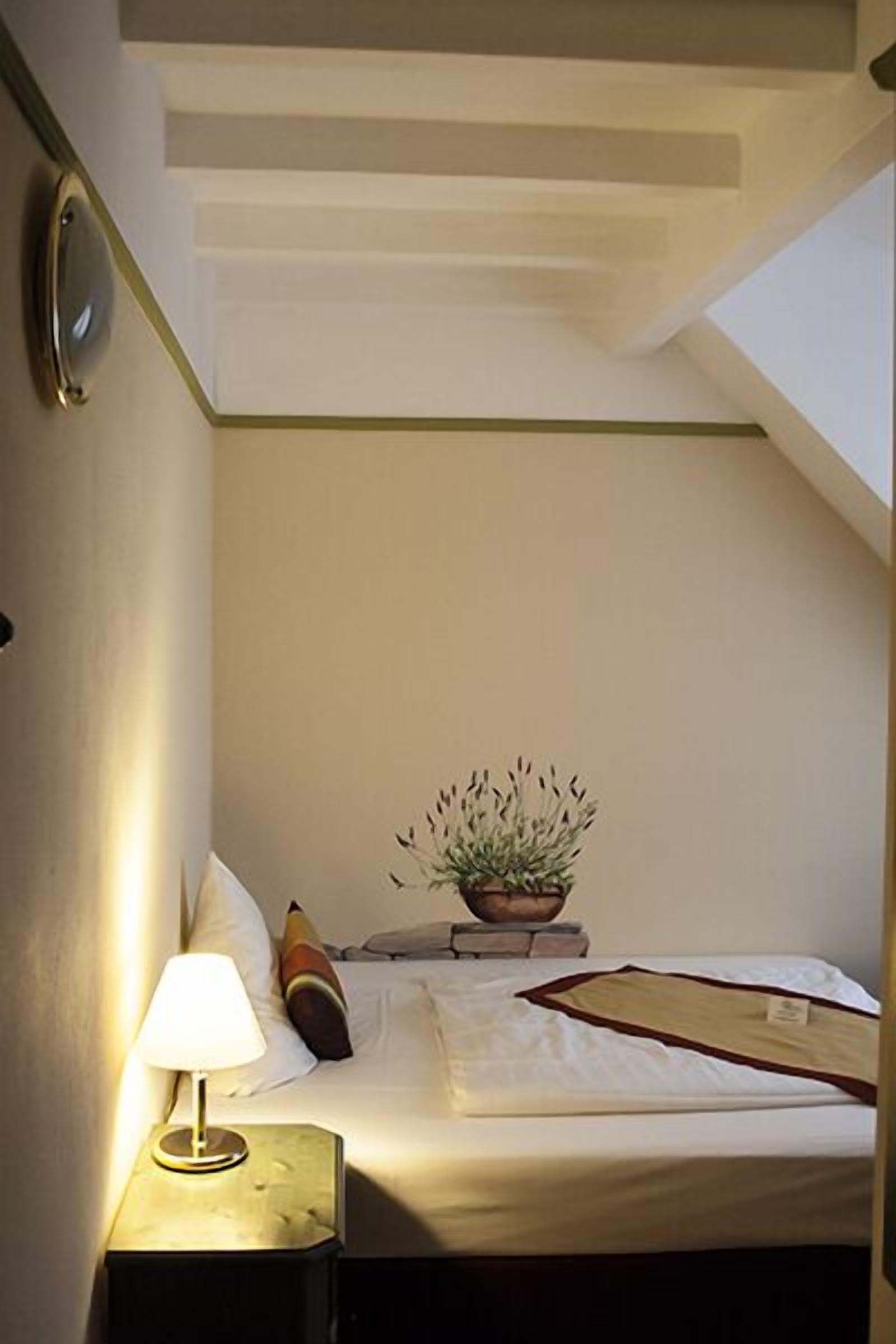 Comfort Single Room