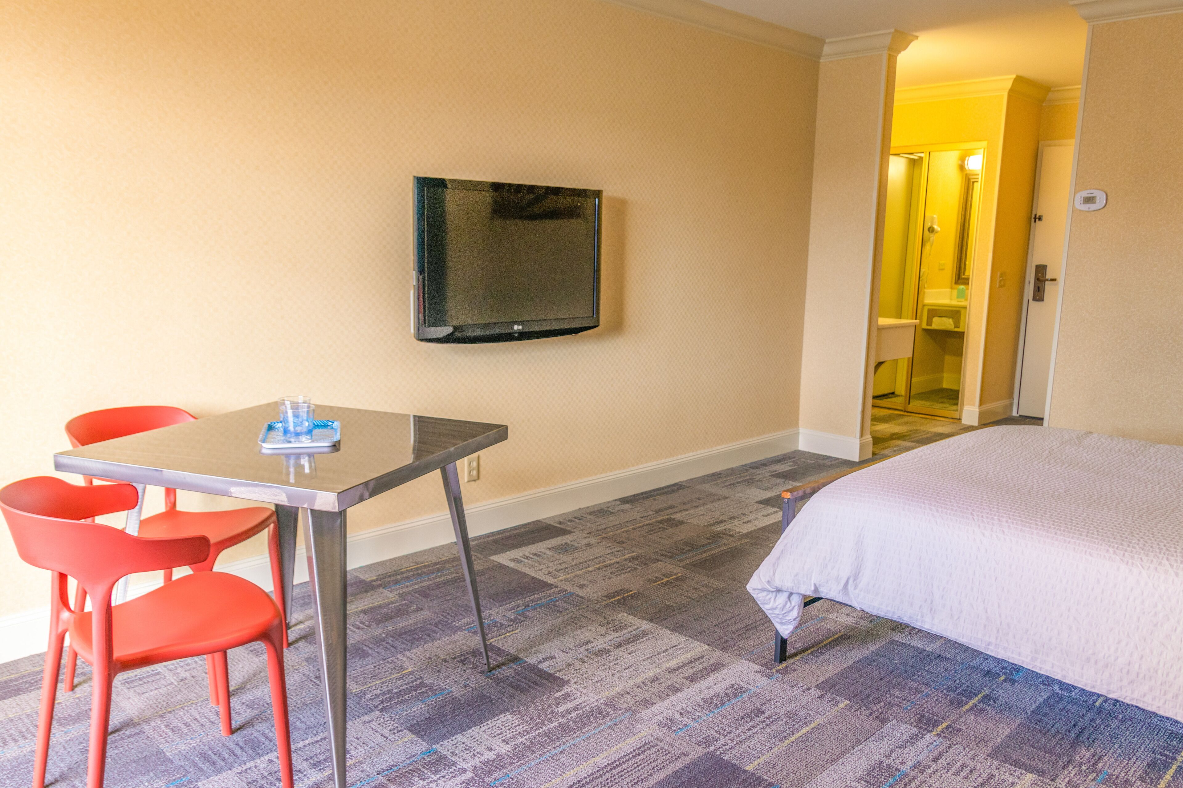Queen Room with Balcony and Ensuite