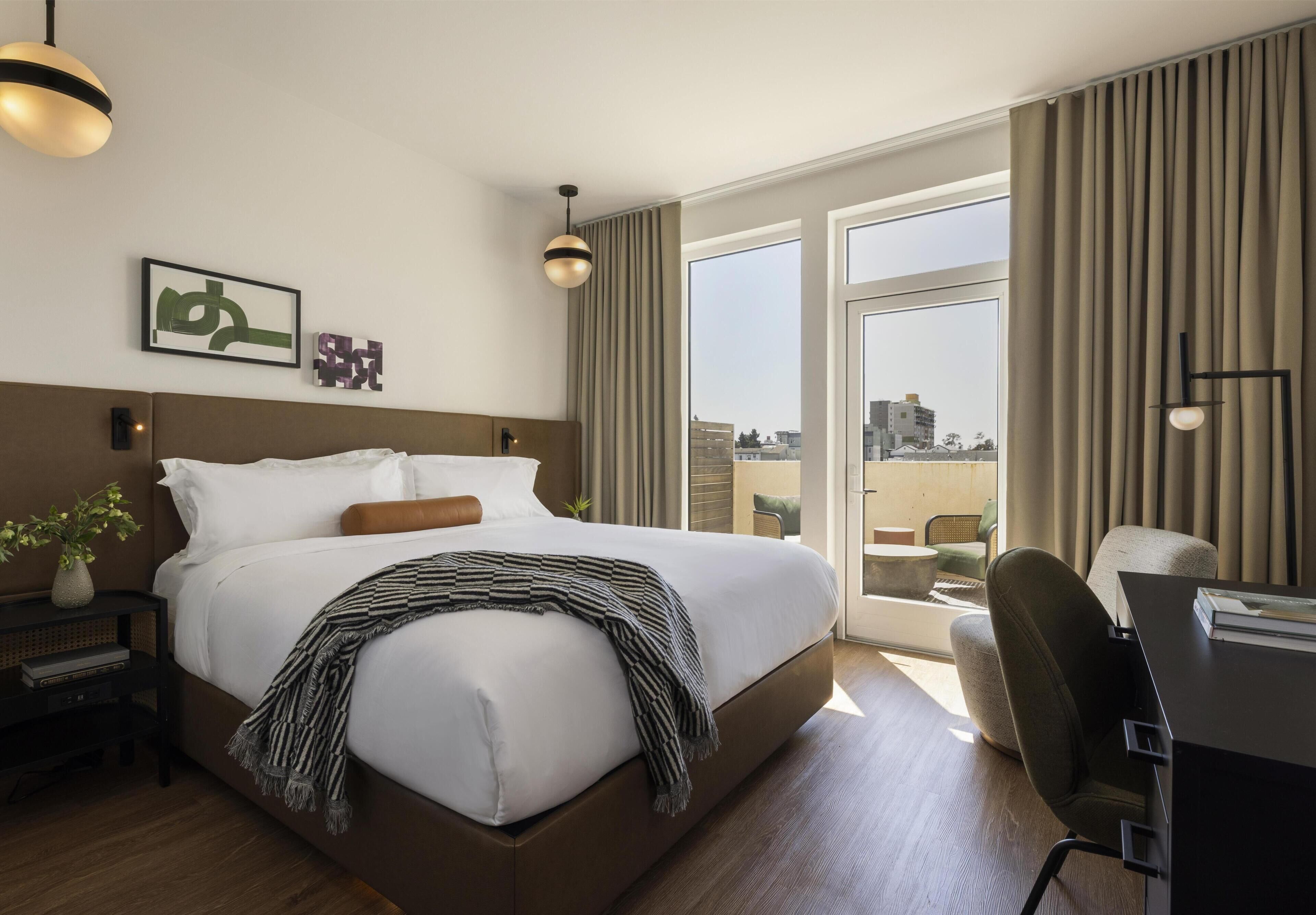 Room, 1 King Bed, Terrace (Urban)