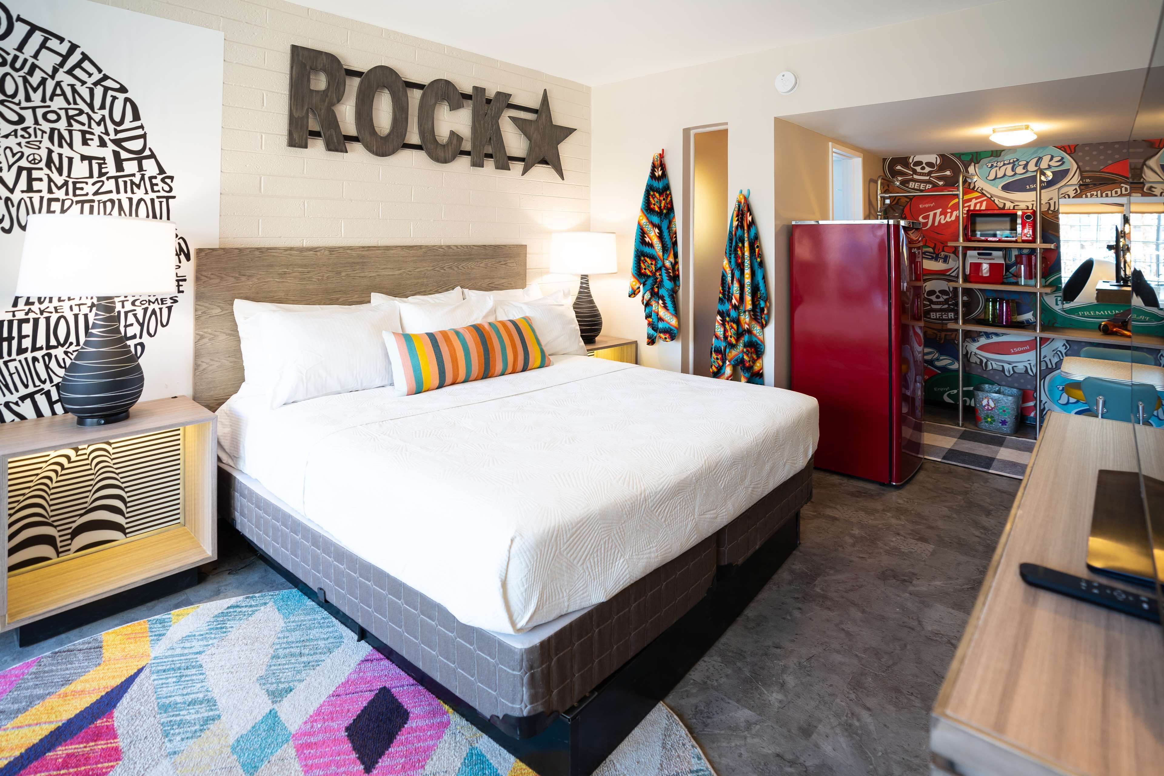 Standard Room, Multiple Beds, Non Smoking, Refrigerator & Microwave (Dining Table)
