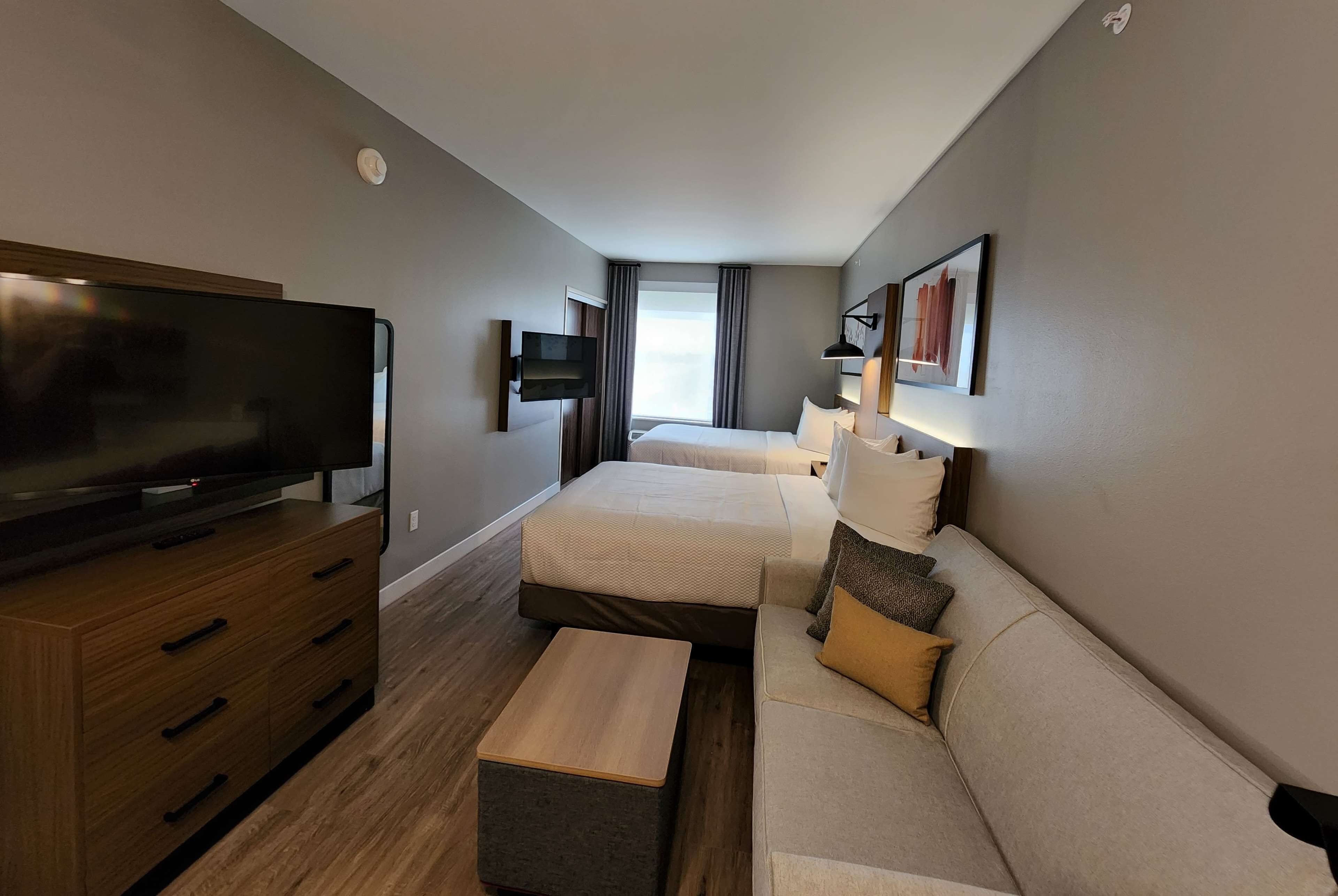 Room, 2 Queen Beds, Non Smoking