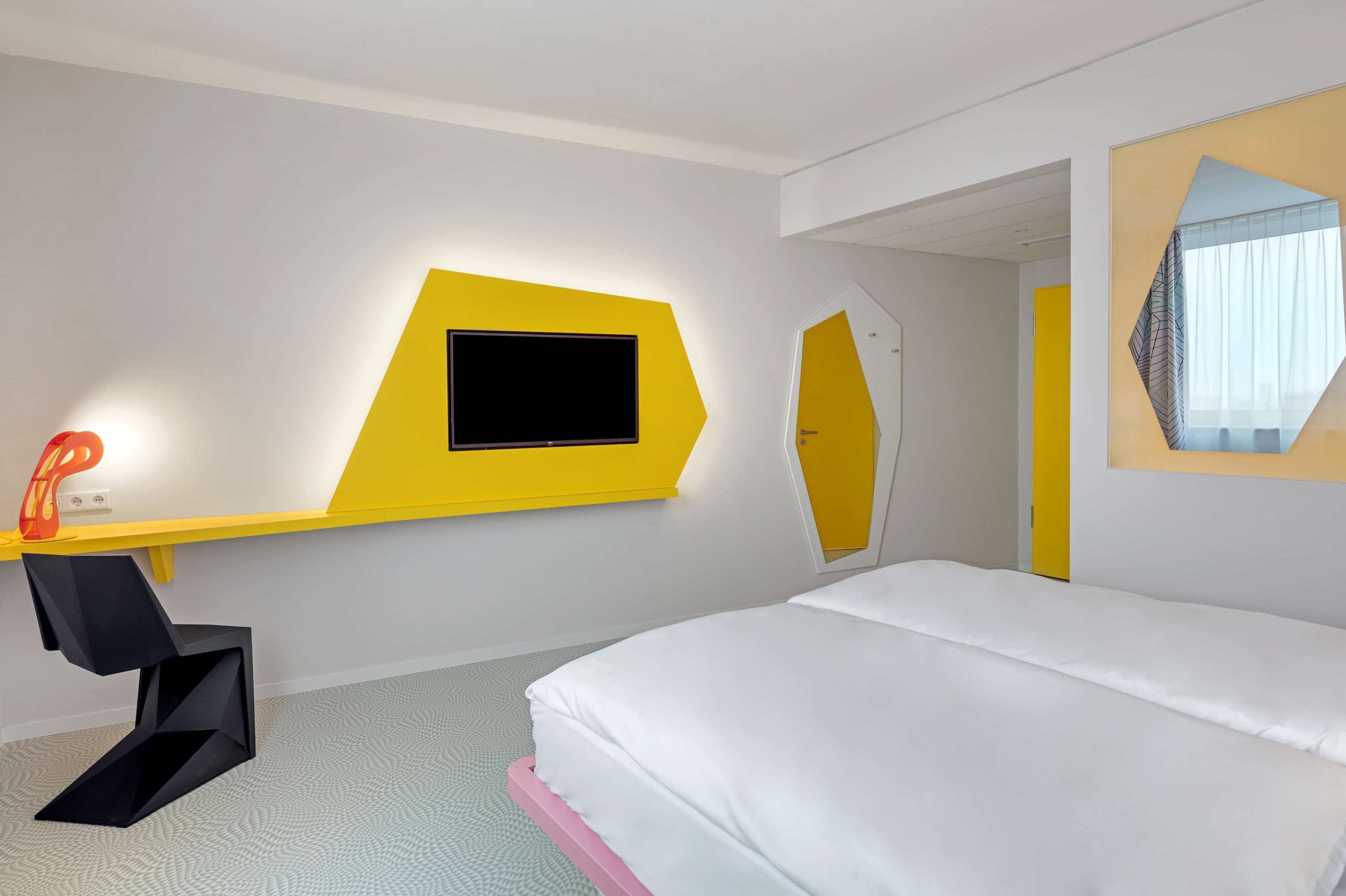 Superior Room (Design)