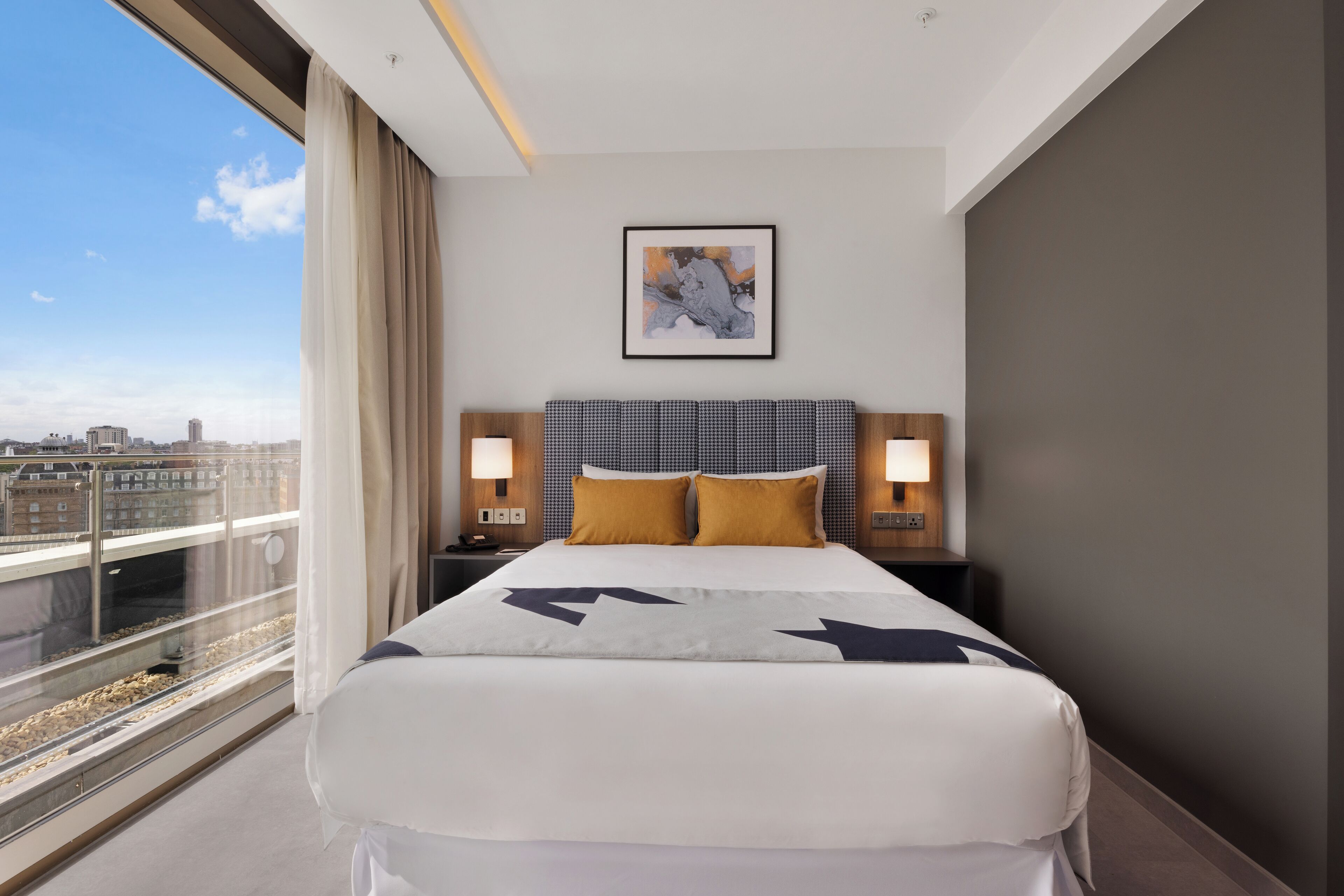 Standard Room, 1 Queen Bed