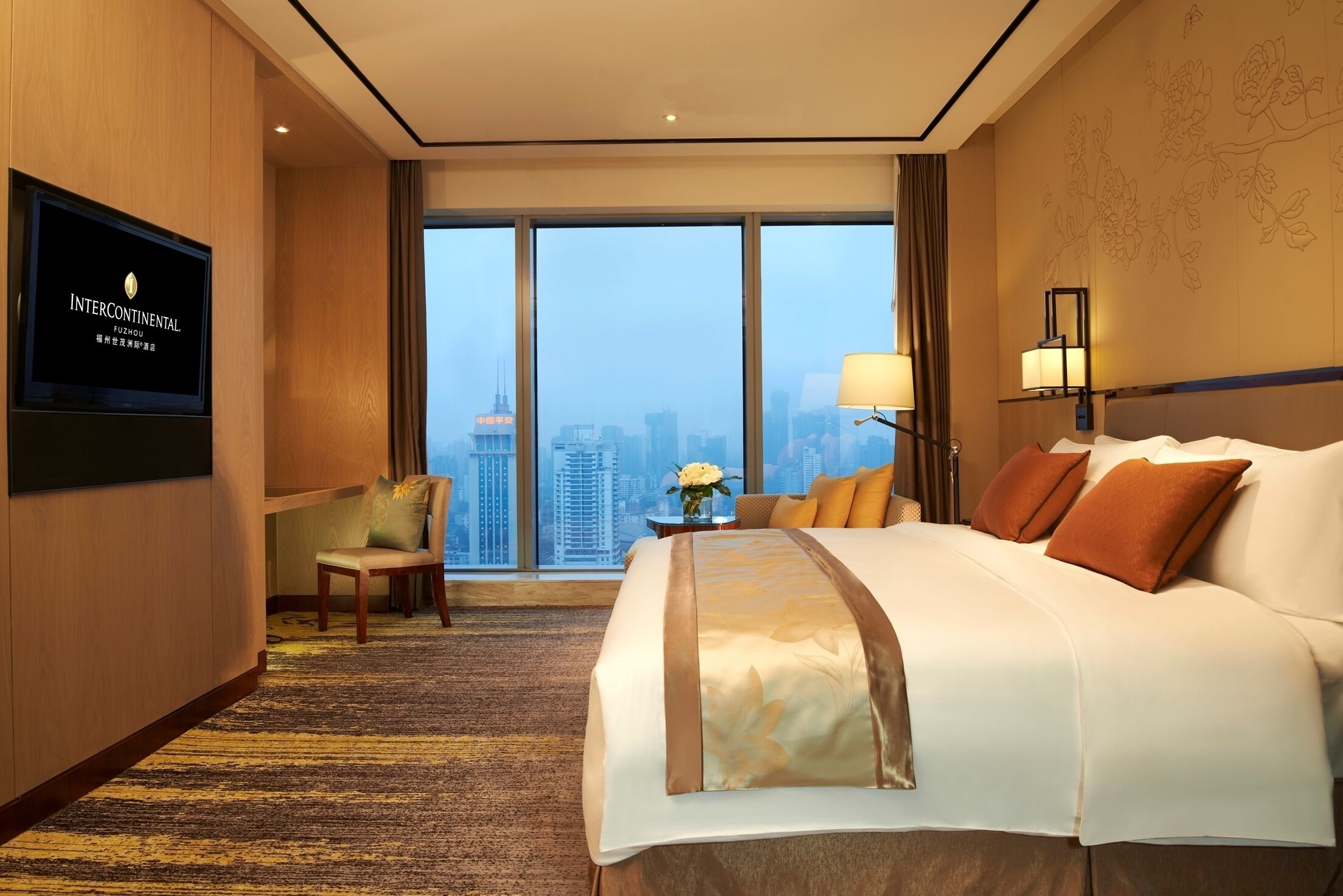 Classic Room, 1 King Bed, Club Lounge Access