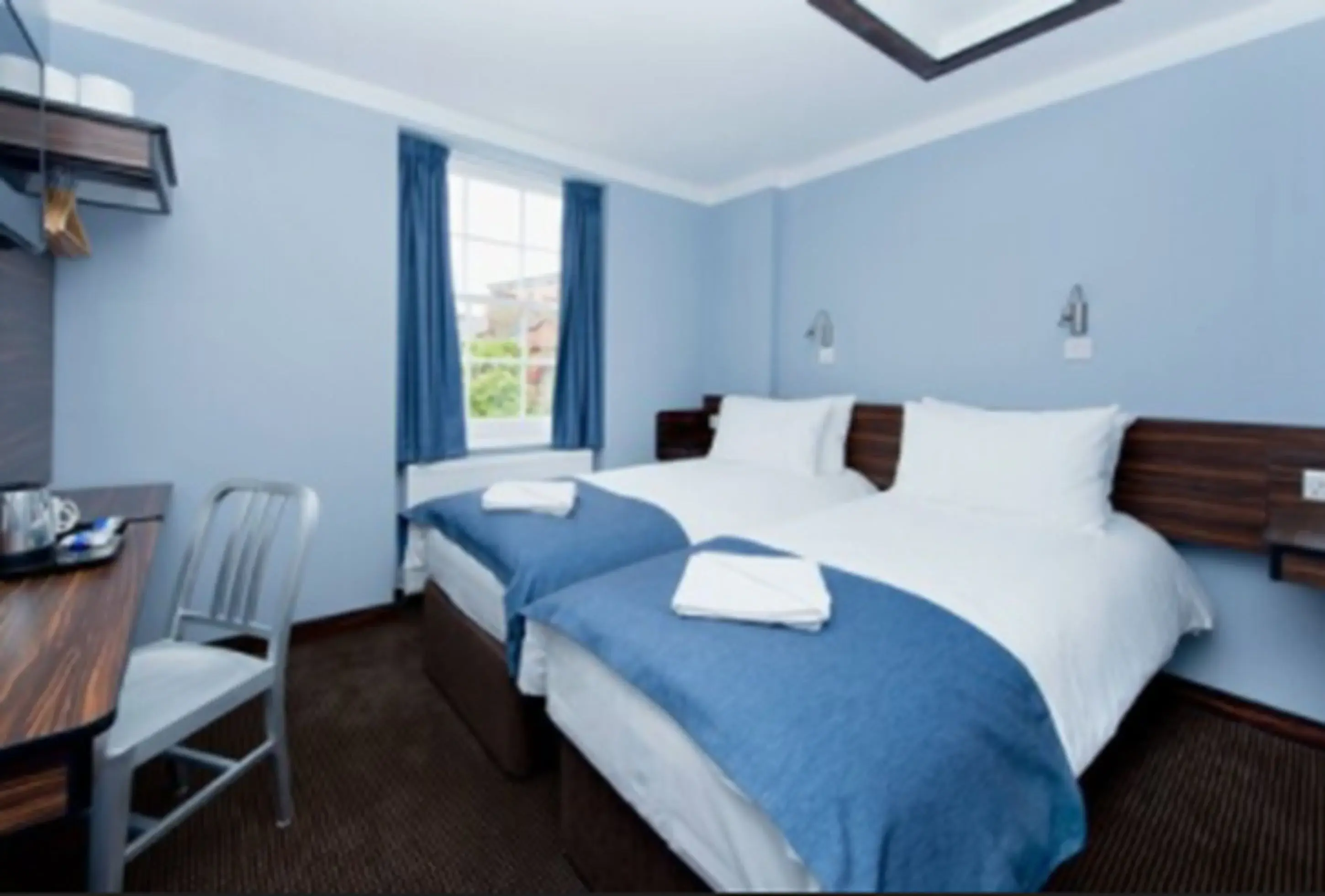 Twin Room Twin Room