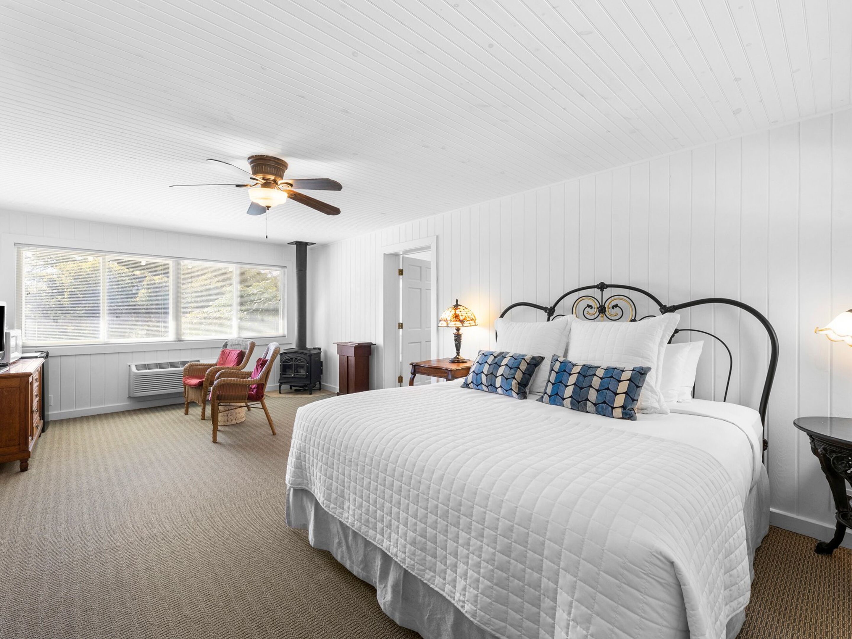 Deluxe Room, 1 King Bed