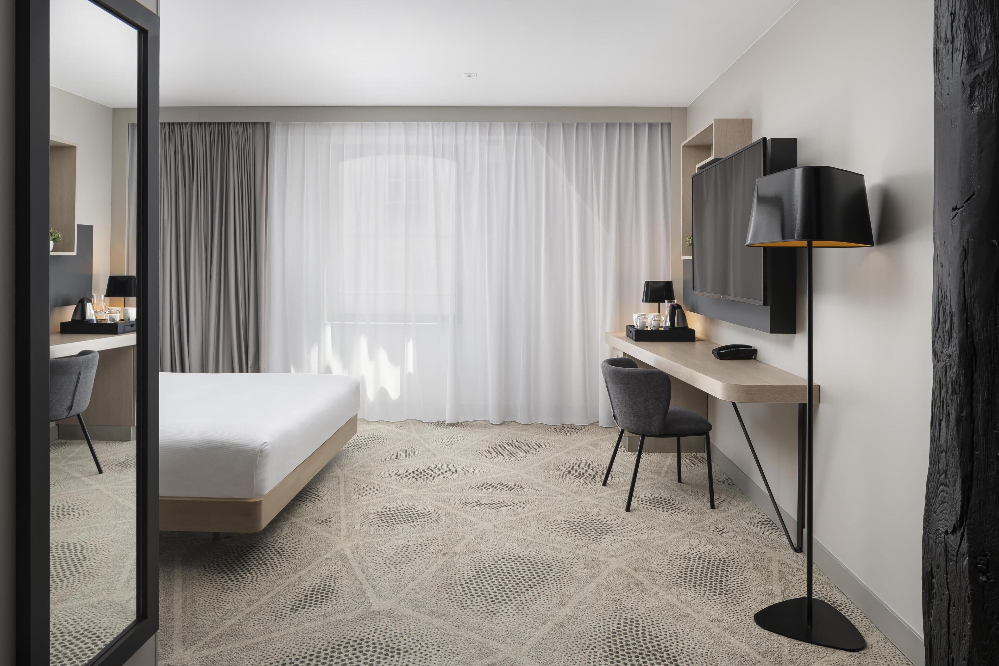 Room, 1 King Bed, Mobility Accessible