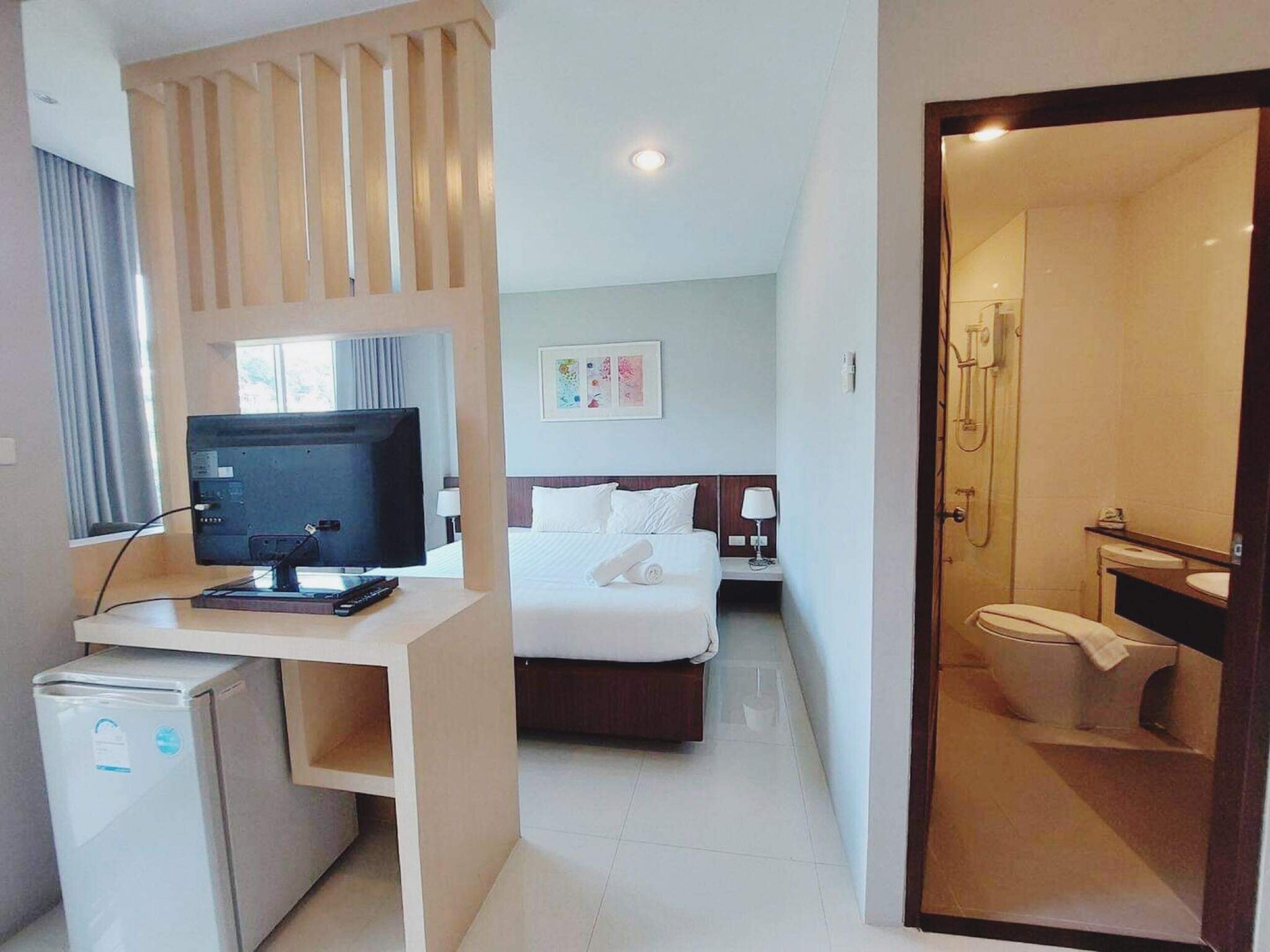 Deluxe Double Room, Pool Access