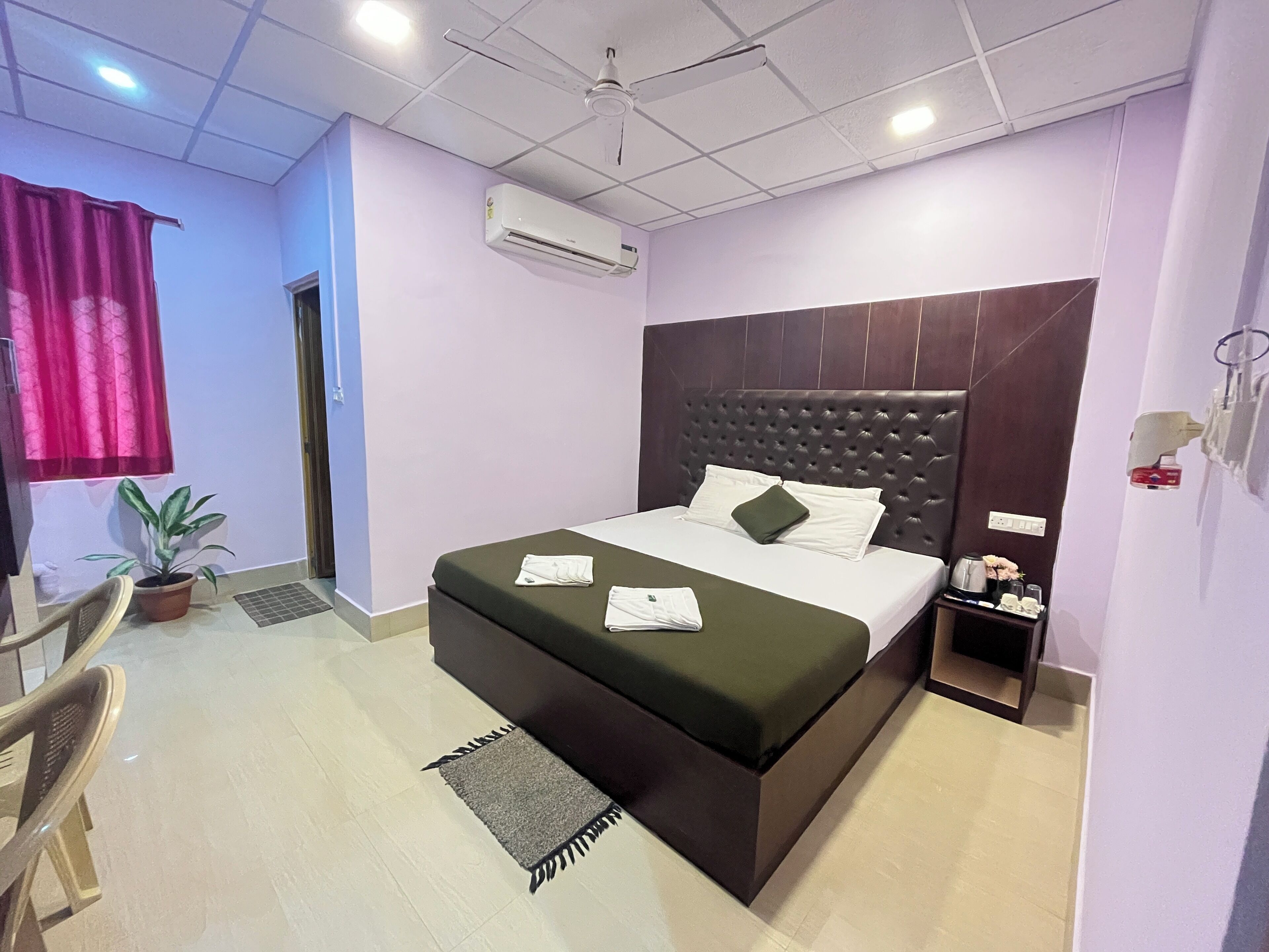 Deluxe A/C Room