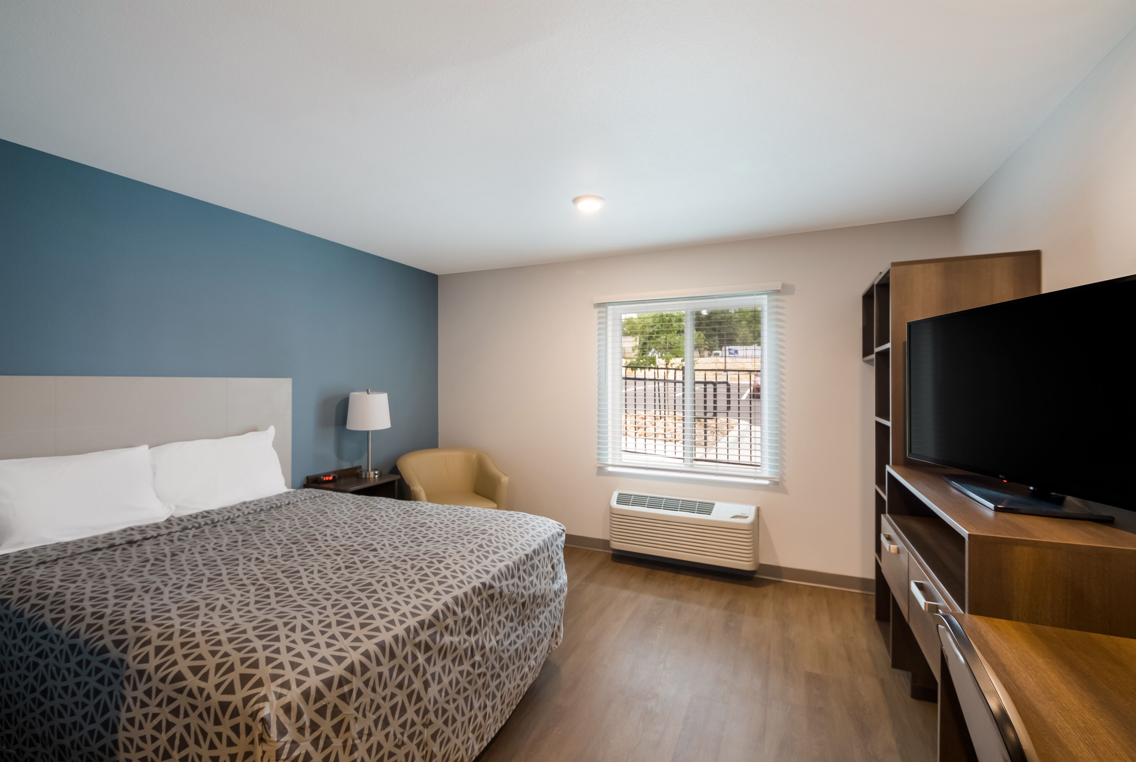 Room, 1 Queen Bed, Accessible, Non Smoking (Accessible Tub)