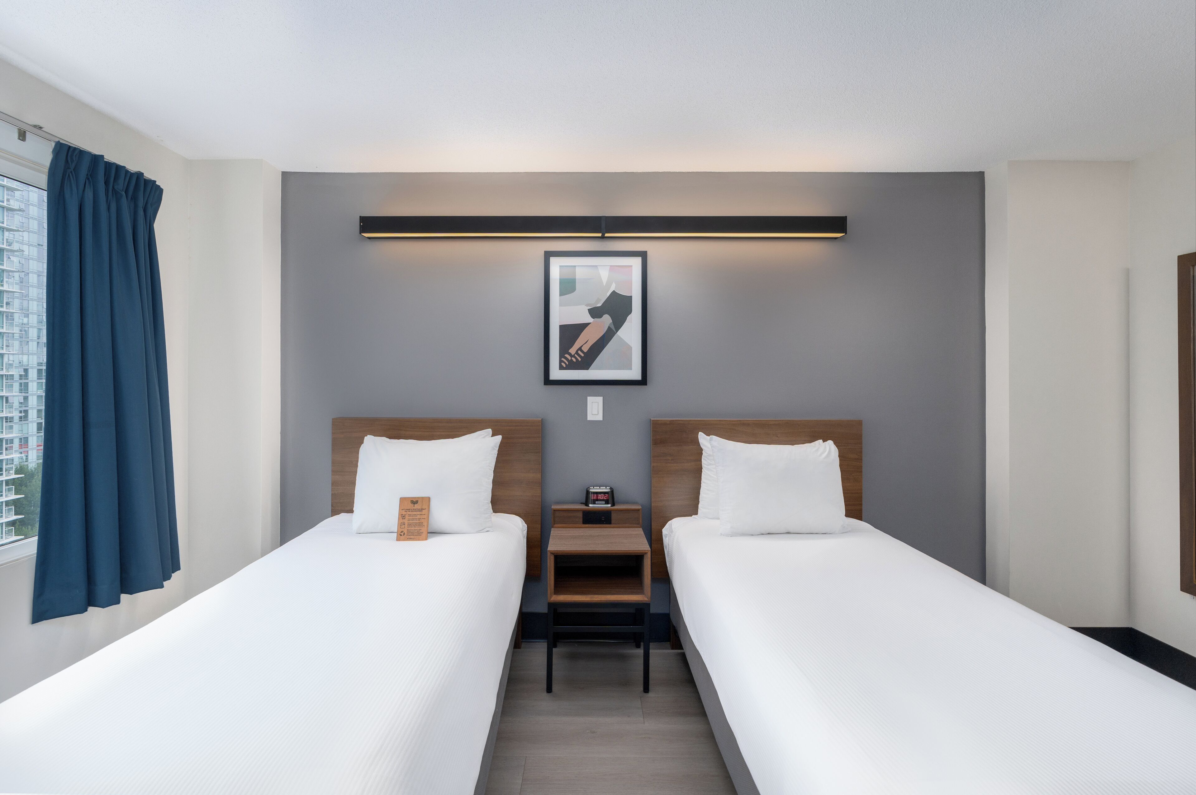 Room, 2 Twin Beds, Non Smoking, Shared Bathroom (Hallway Bathroom)