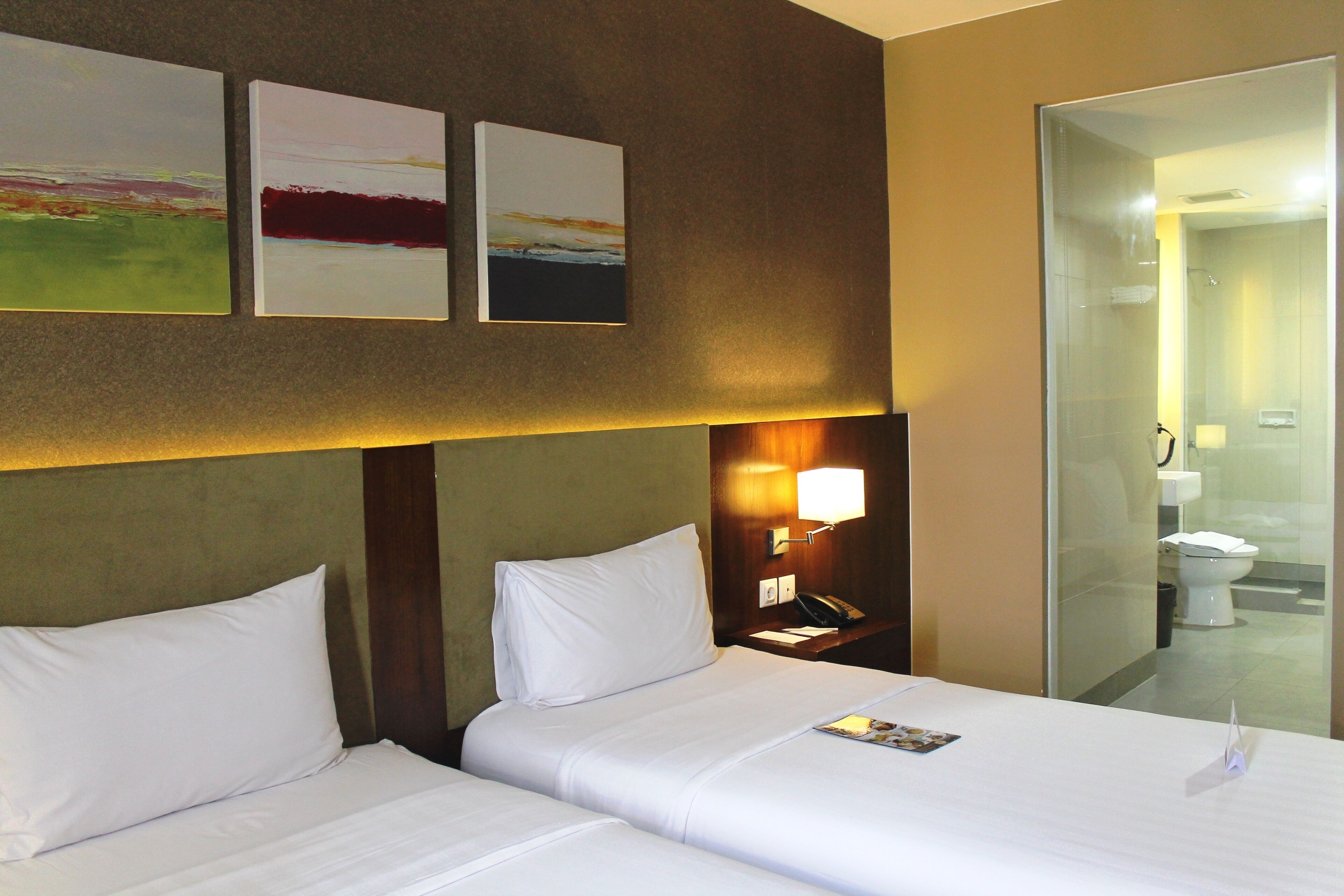 Deluxe Twin Bed