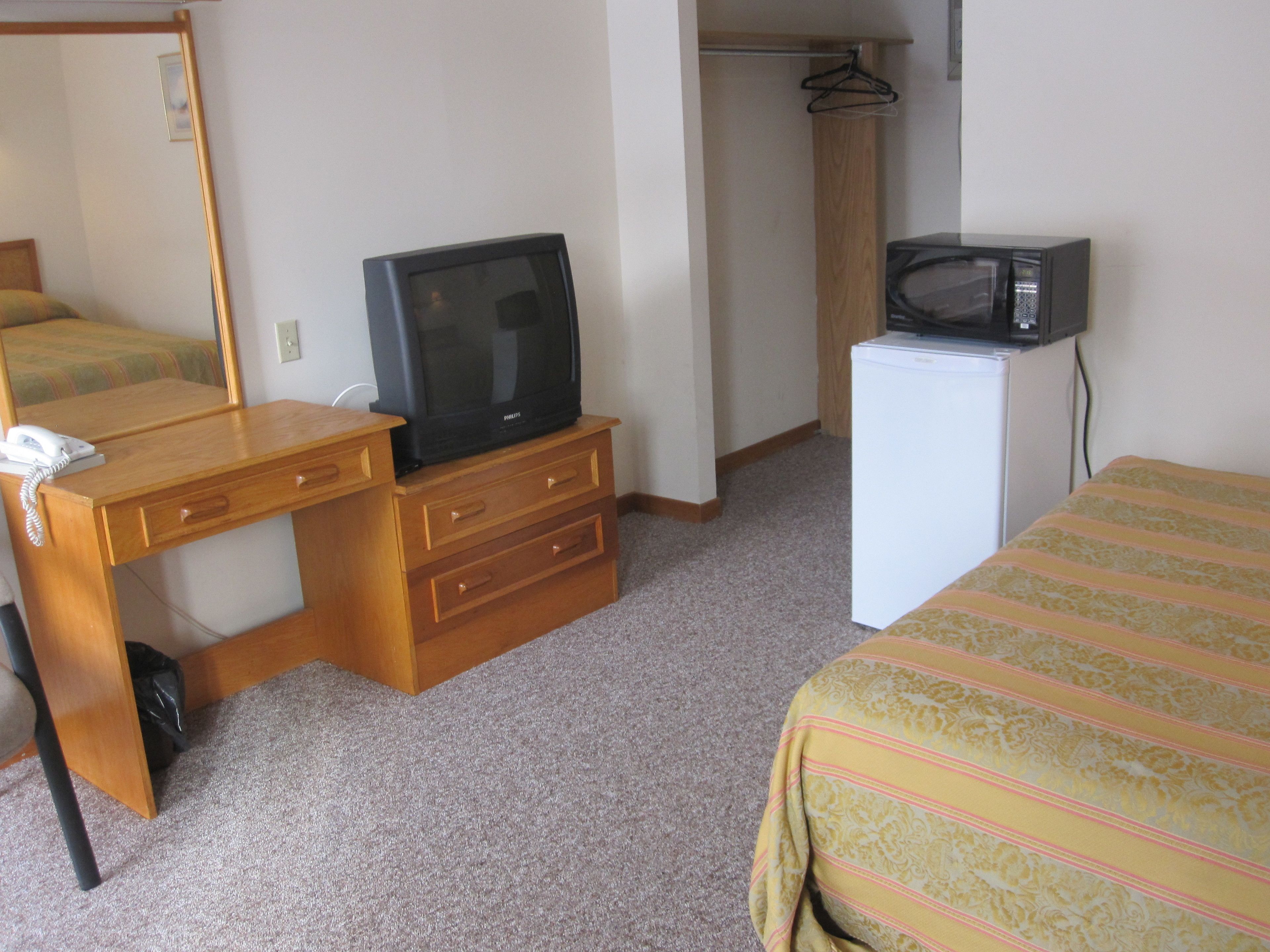Standard Room, 1 Queen Bed
