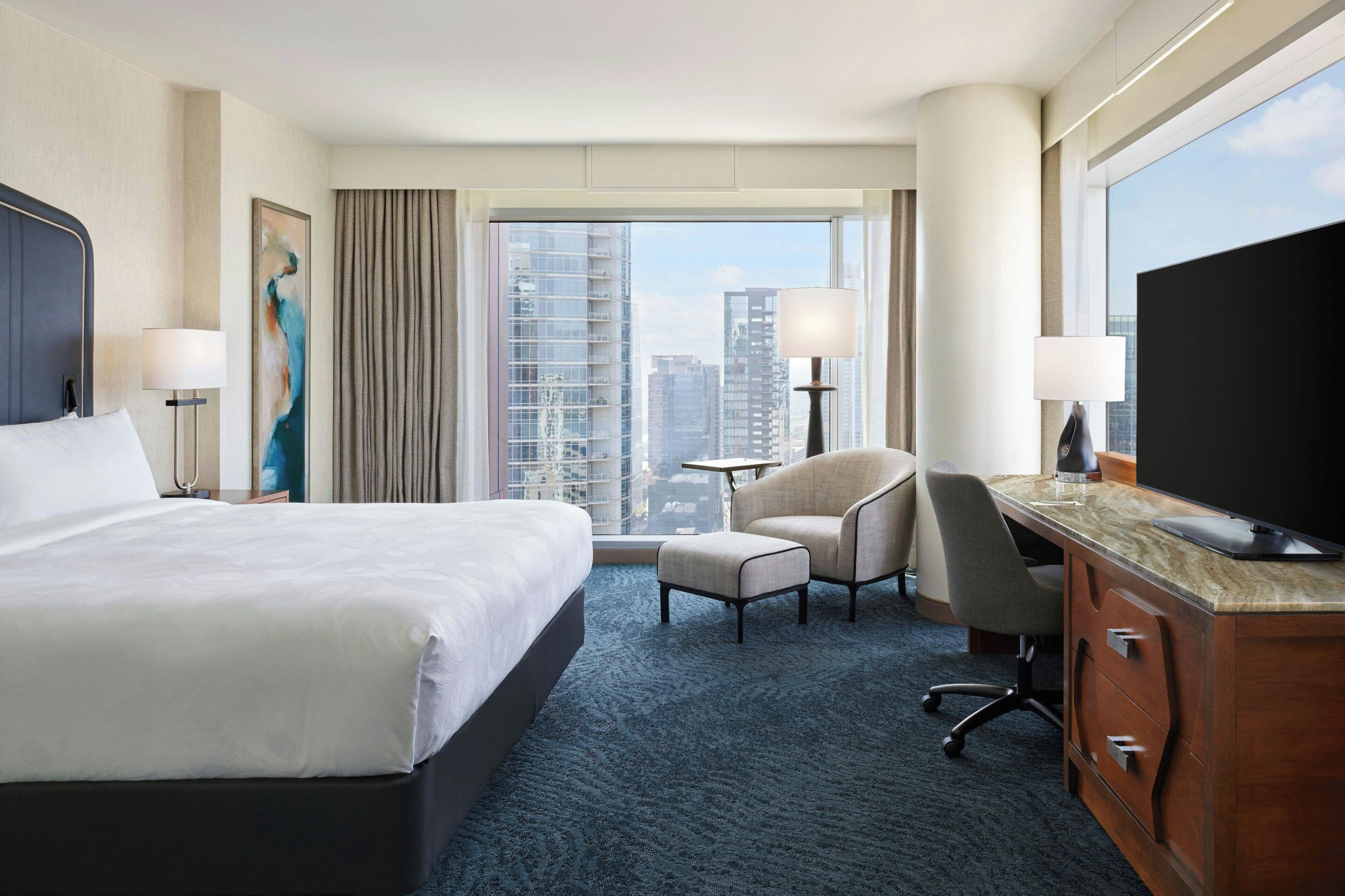 Room, 1 King Bed, Corner