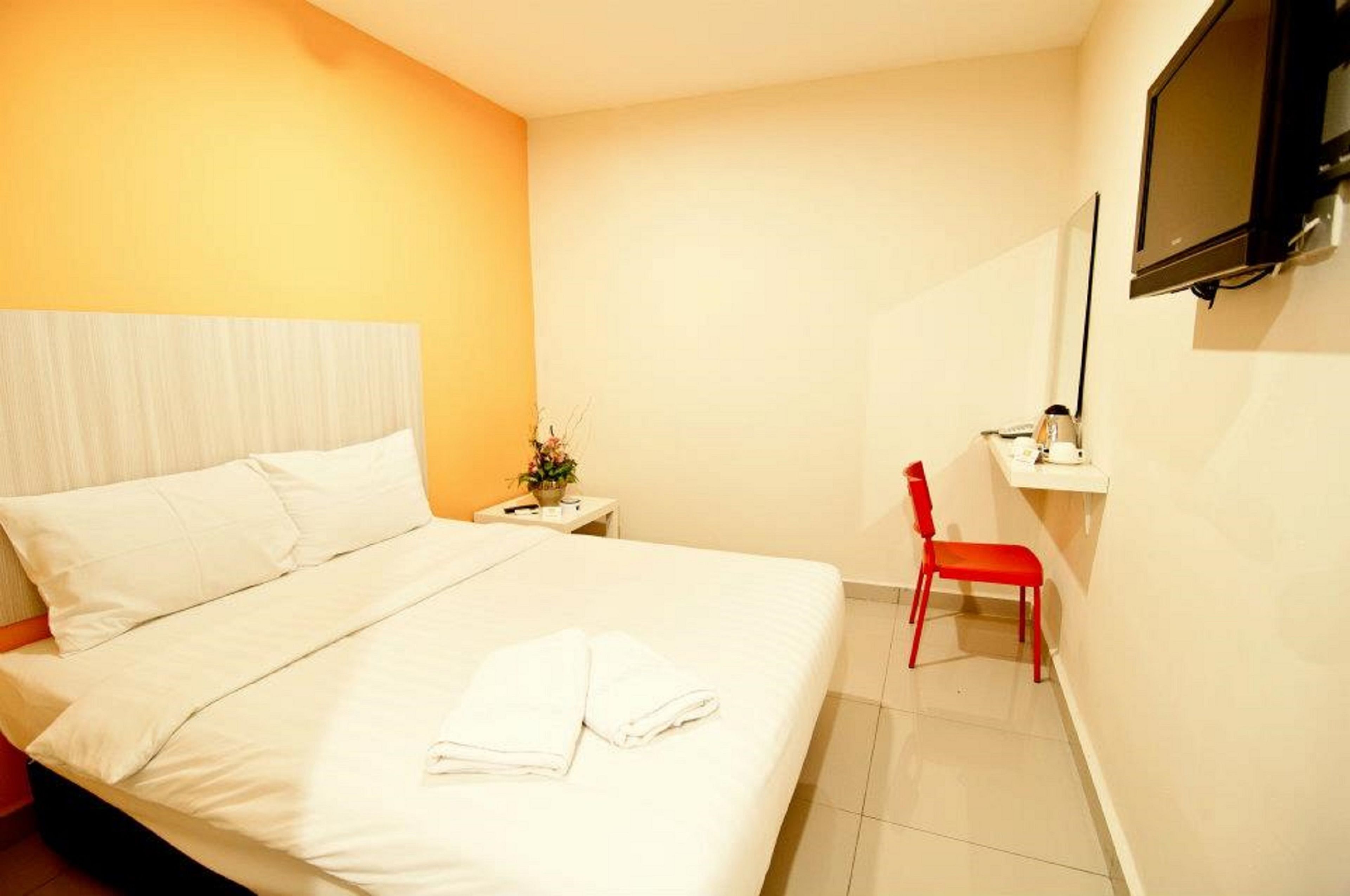Standard Queen Room