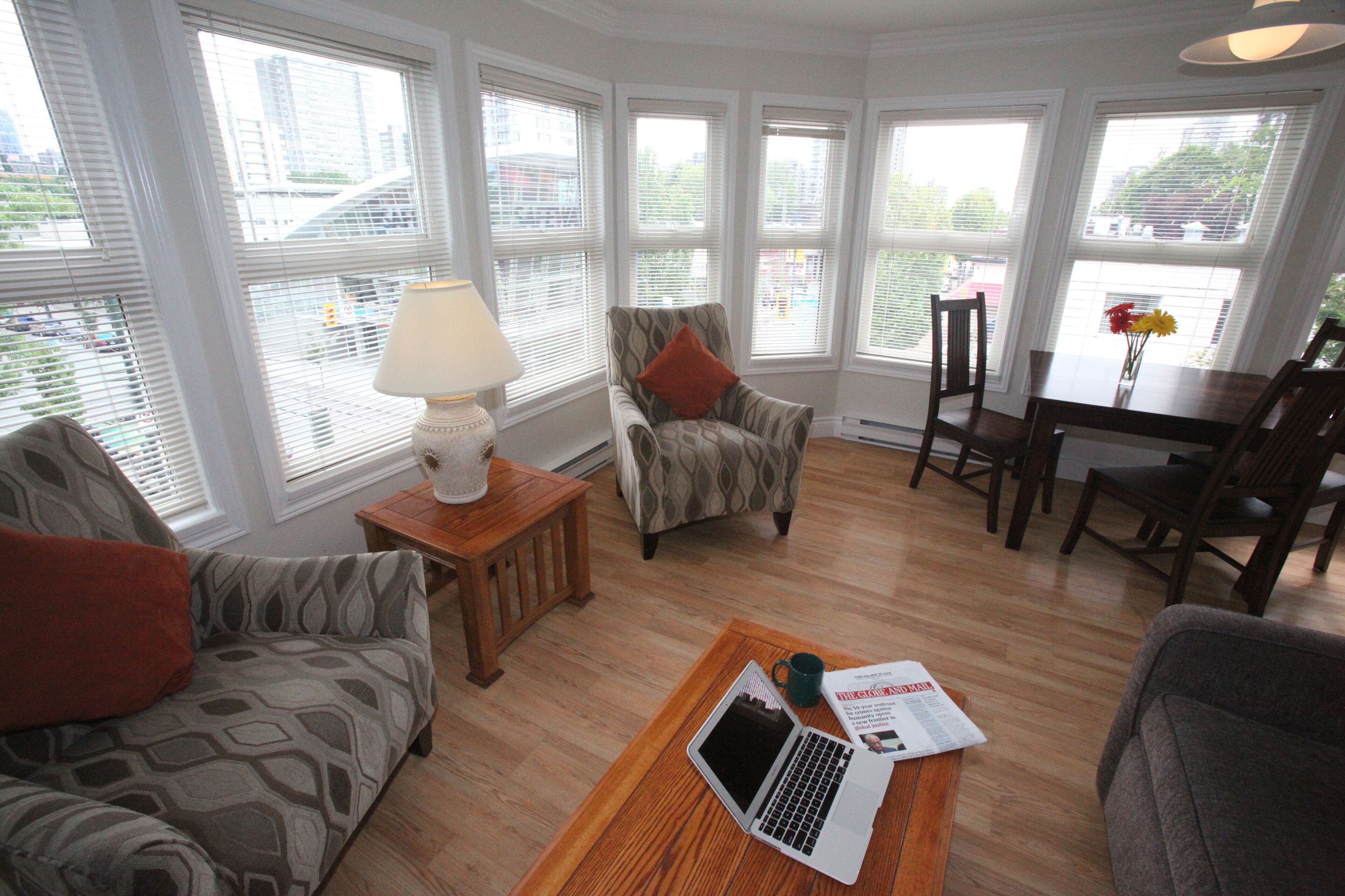 Corner One Bedroom & Den