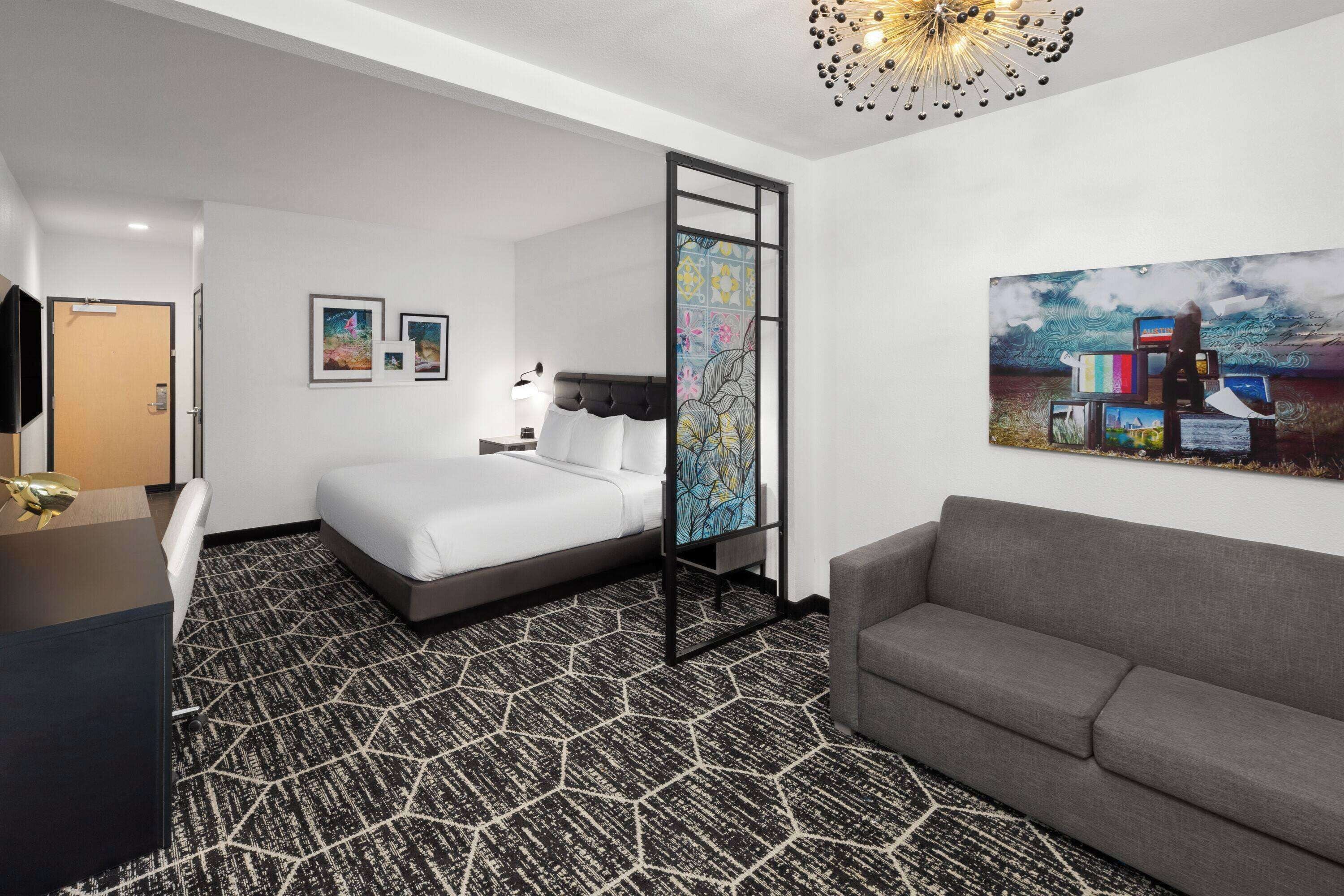 Suite, 1 King Bed, Non Smoking
