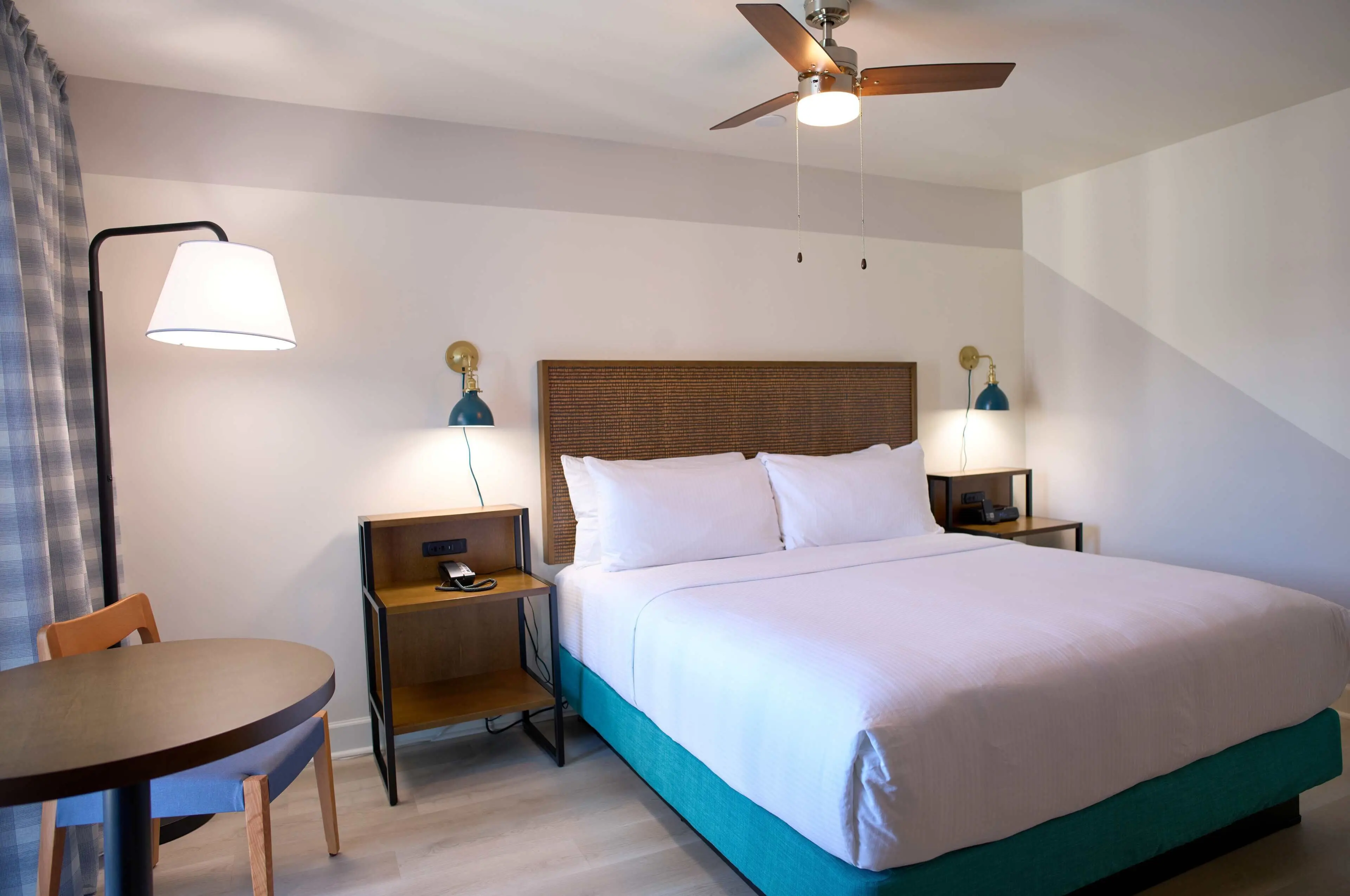 Junior Suite, 1 King Bed, Non Smoking, Pool Access Junior Suite, 1 King Bed, Non Smoking, Pool Access