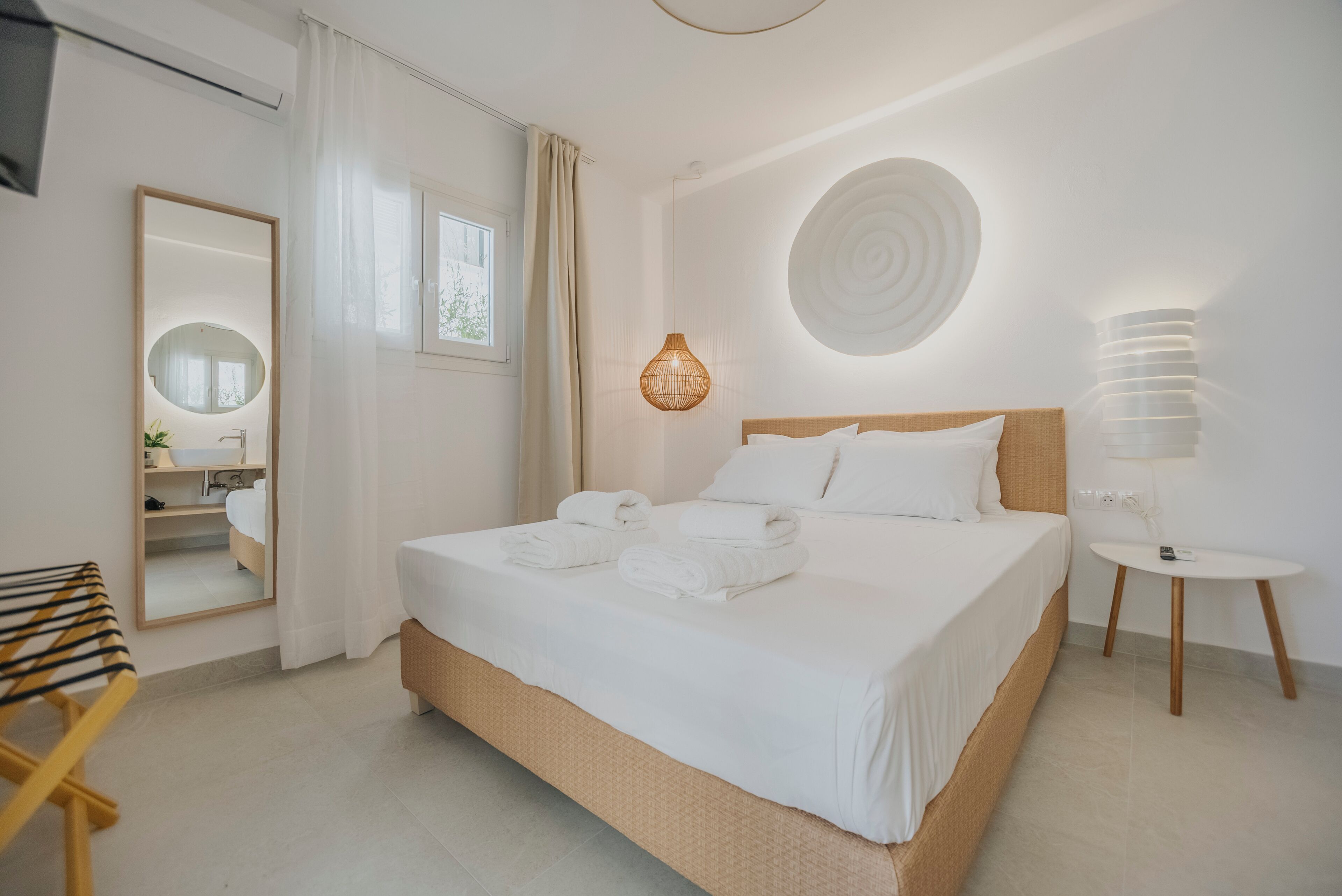 Family Room, 2 Bedrooms