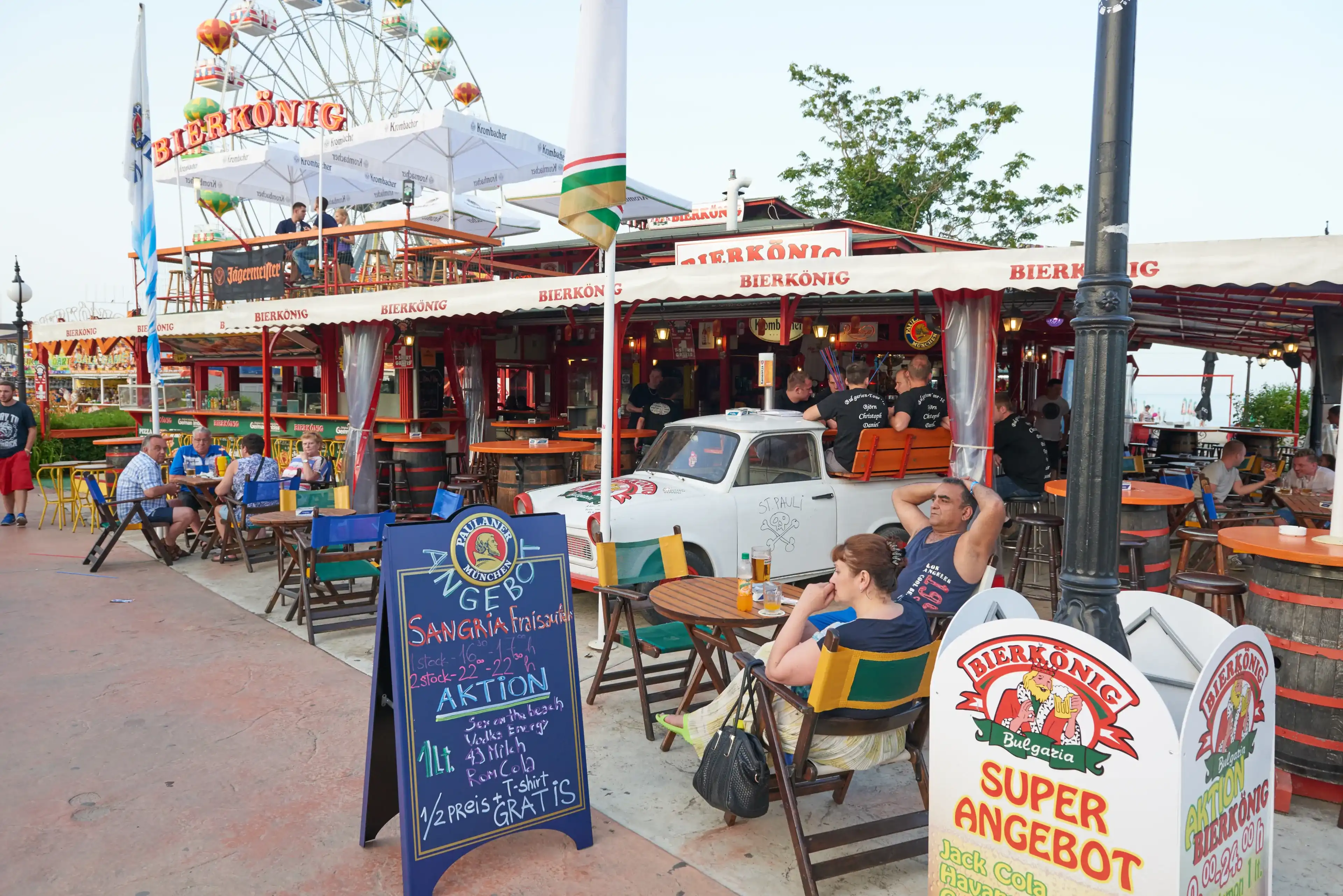 GOLDEN SANDS, BULGARIA - June 06, 2017: Famous Restaurant in Golden Sands Zlatni pyasatsi , Bulgaria. GOLDEN SANDS, BULGARIA - June 06, 2017: Famous Restaurant in Golden Sands Zlatni pyasatsi , Bulgaria.