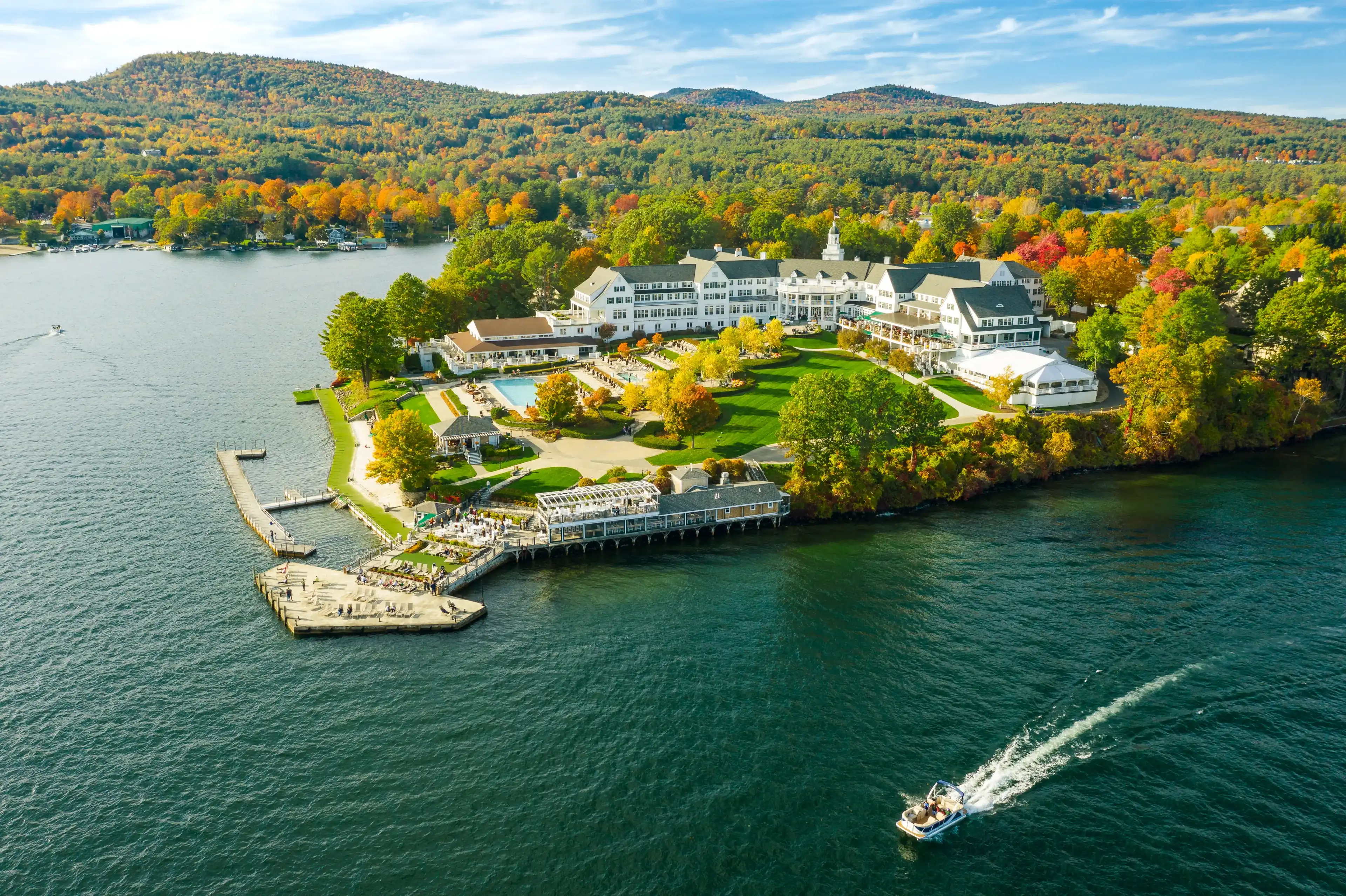 Best Lake George hotels. Cheap hotels in Lake George, New York, United States