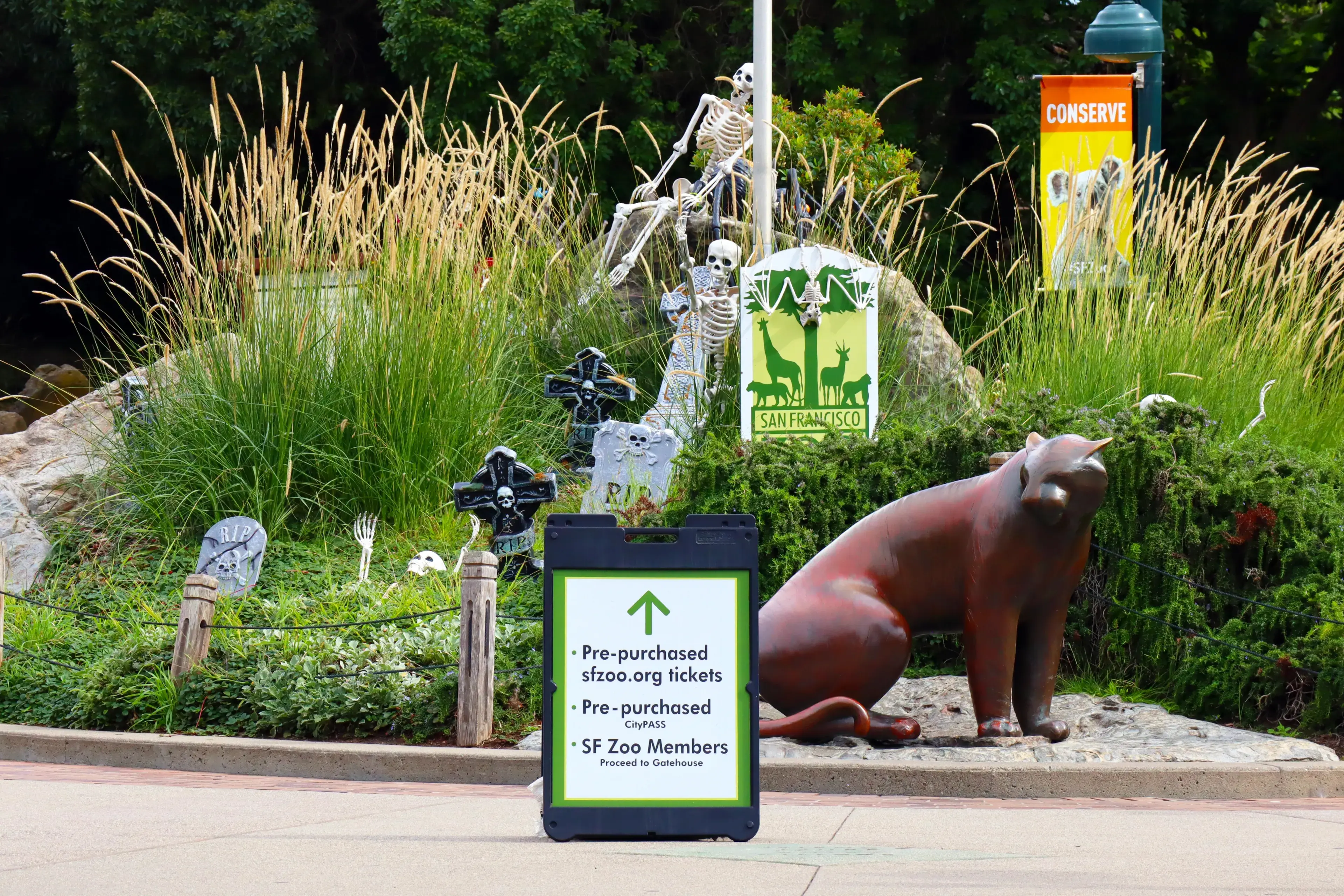 San Francisco, California – October 25, 2023: San Francisco Zoo located at Sloat Blvd and Upper Great Hwy San Francisco, California – October 25, 2023: San Francisco Zoo located at Sloat Blvd and Upper Great Hwy