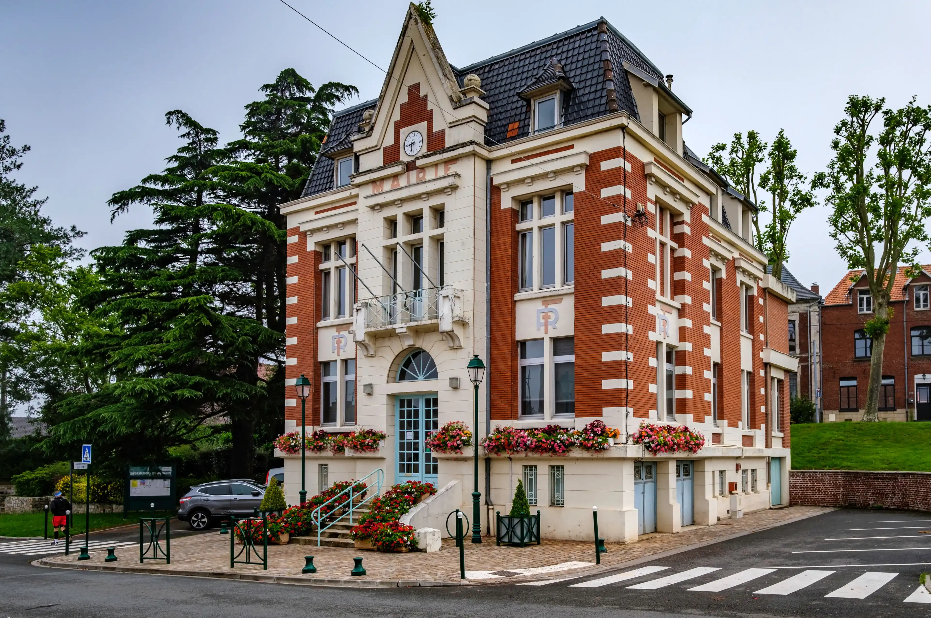 Best Bruay-la-Buissière hotels. Cheap hotels in Bruay-la-Buissière, France