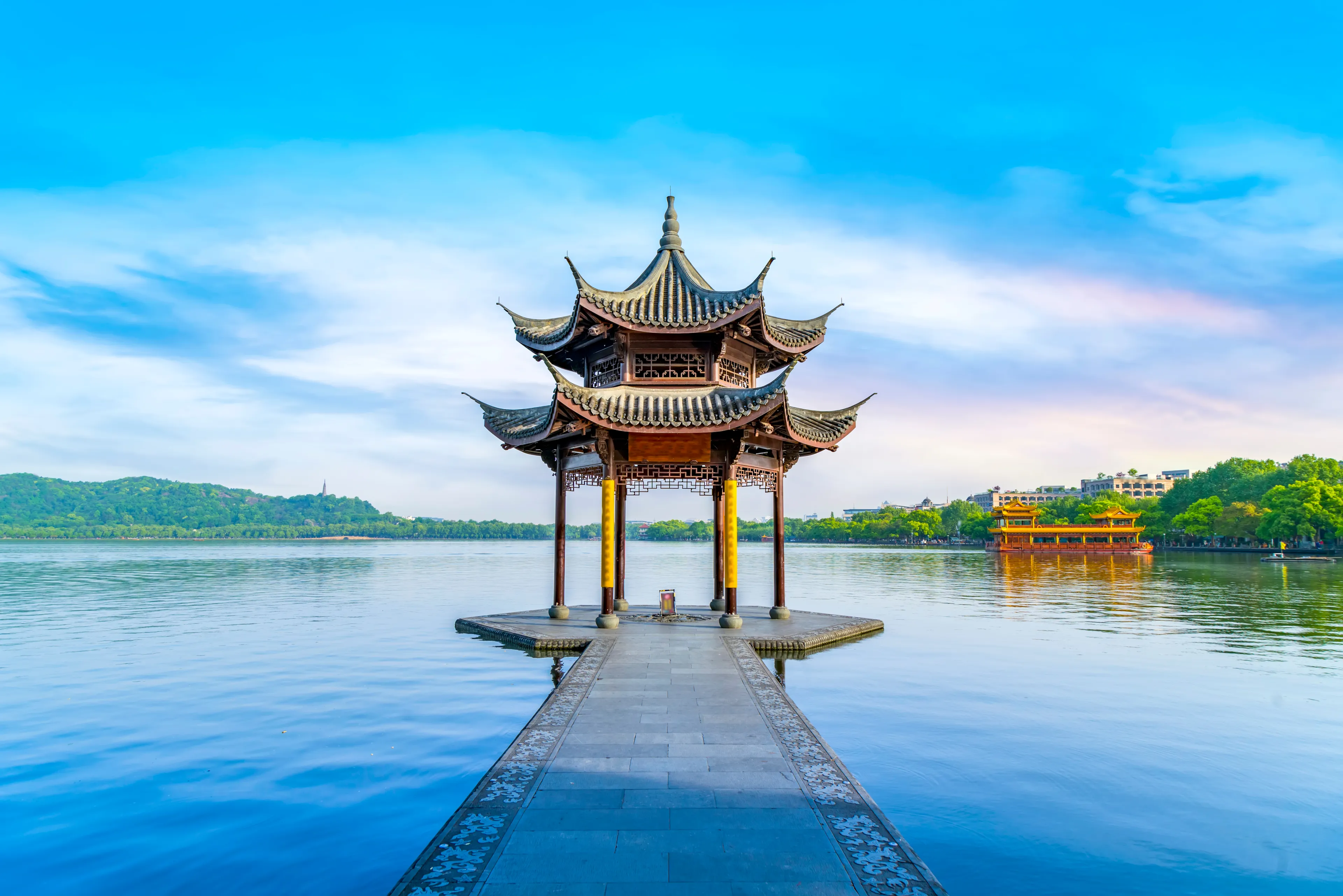 The Beautiful Landscape of West Lake in Hangzhou 