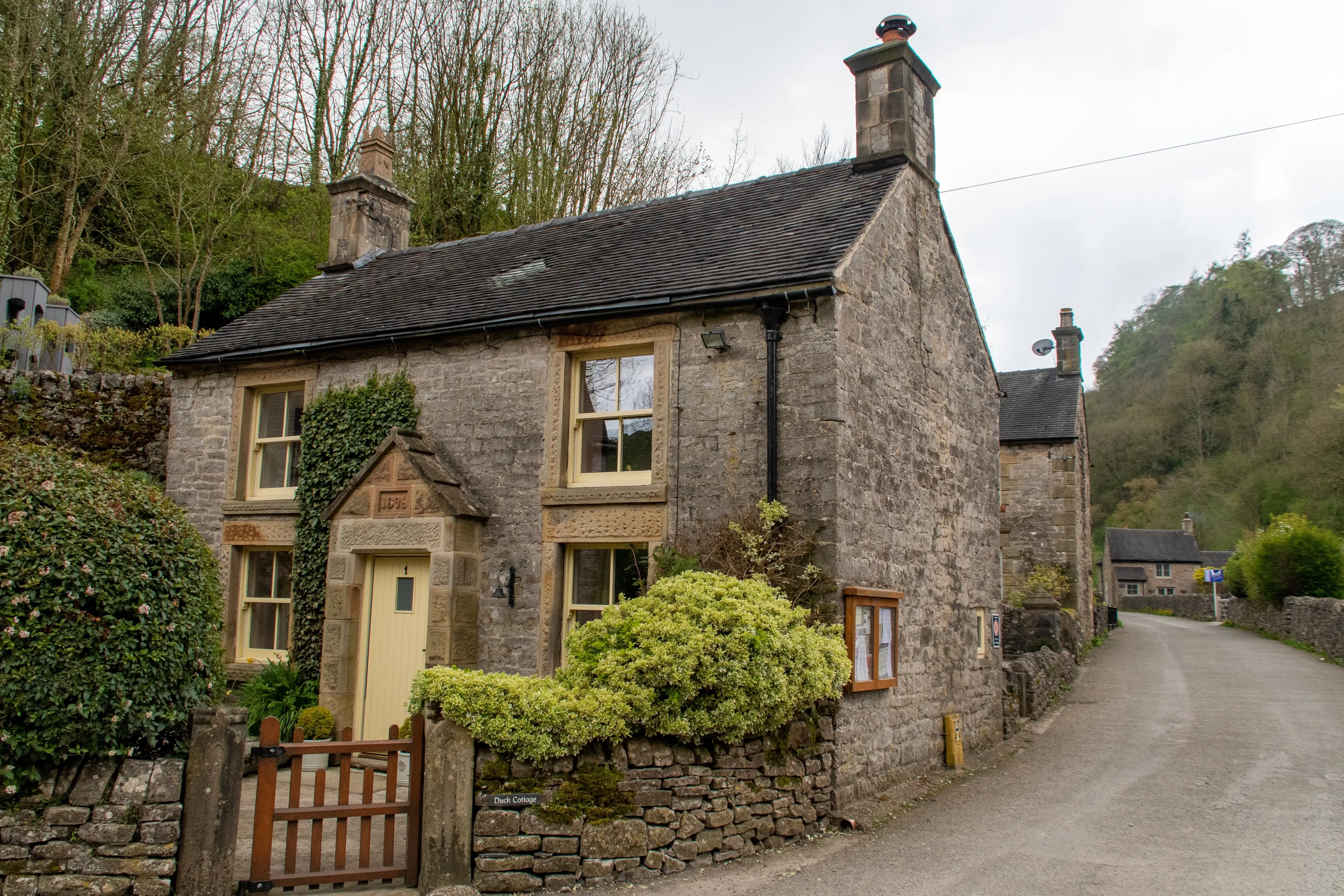 Cottages in Milldale village in the Dovedale region of the Peak District National Park, UK