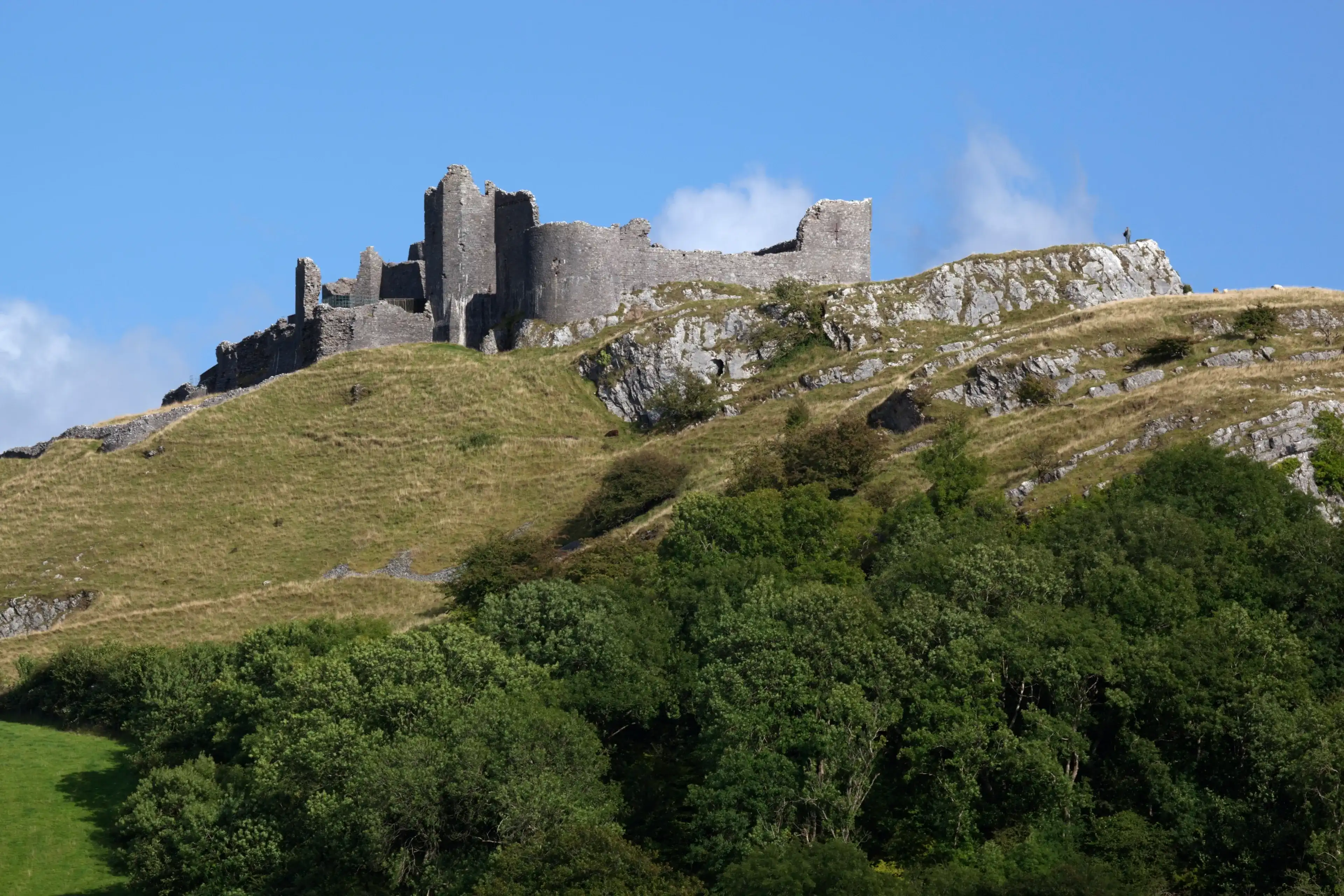 Carreg Cennen Castle, near Llandeilo, Brecon Beacons National Park, Carmarthenshire, Wales, United Kingdom, Europe Carreg Cennen Castle, near Llandeilo, Brecon Beacons National Park, Carmarthenshire, Wales, United Kingdom, Europe