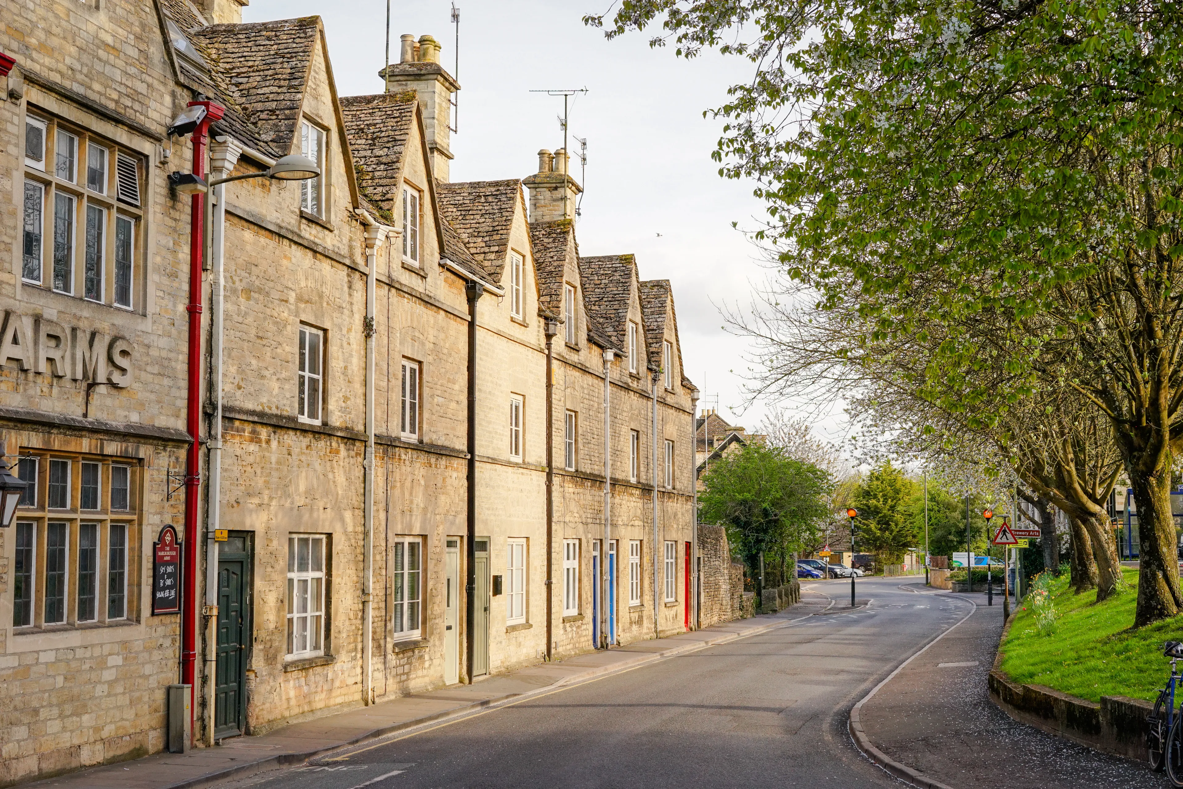 Best Cirencester hotels. Cheap hotels in Cirencester, United Kingdom