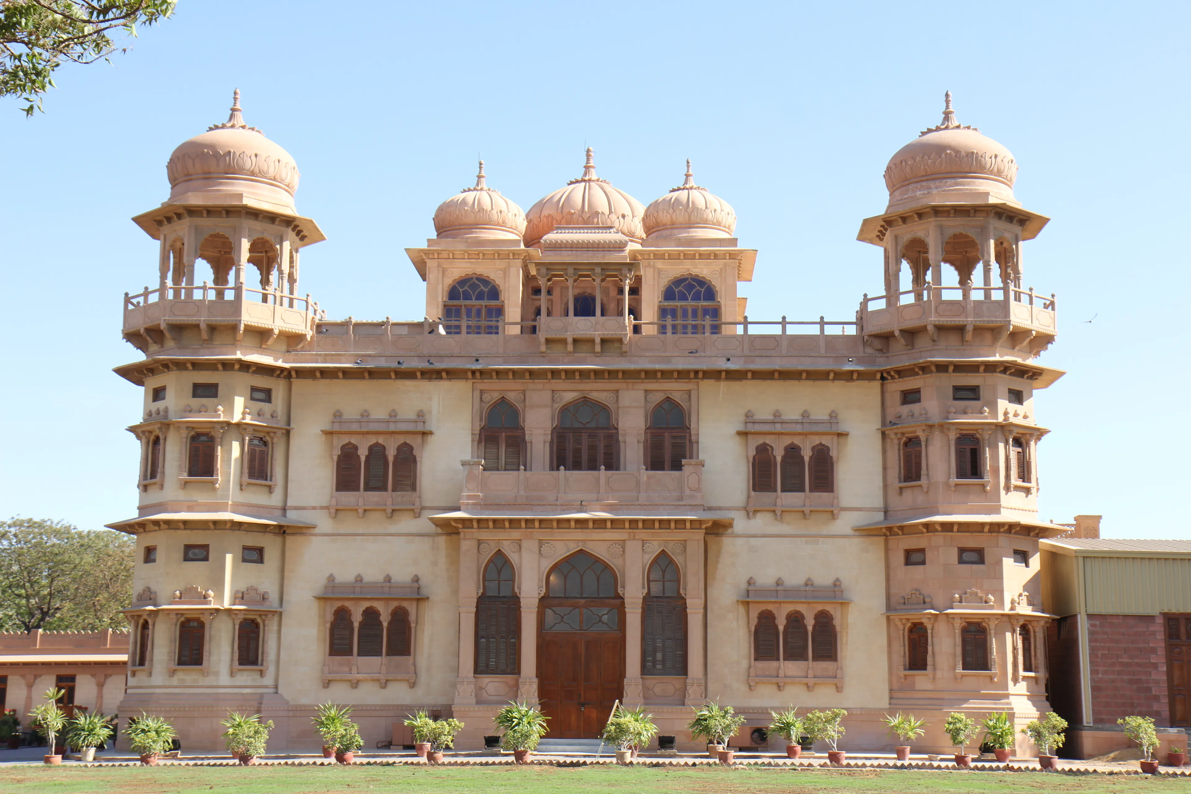 MOHATTA PALACE MONUMENT IN KARACHI PAKISTAN