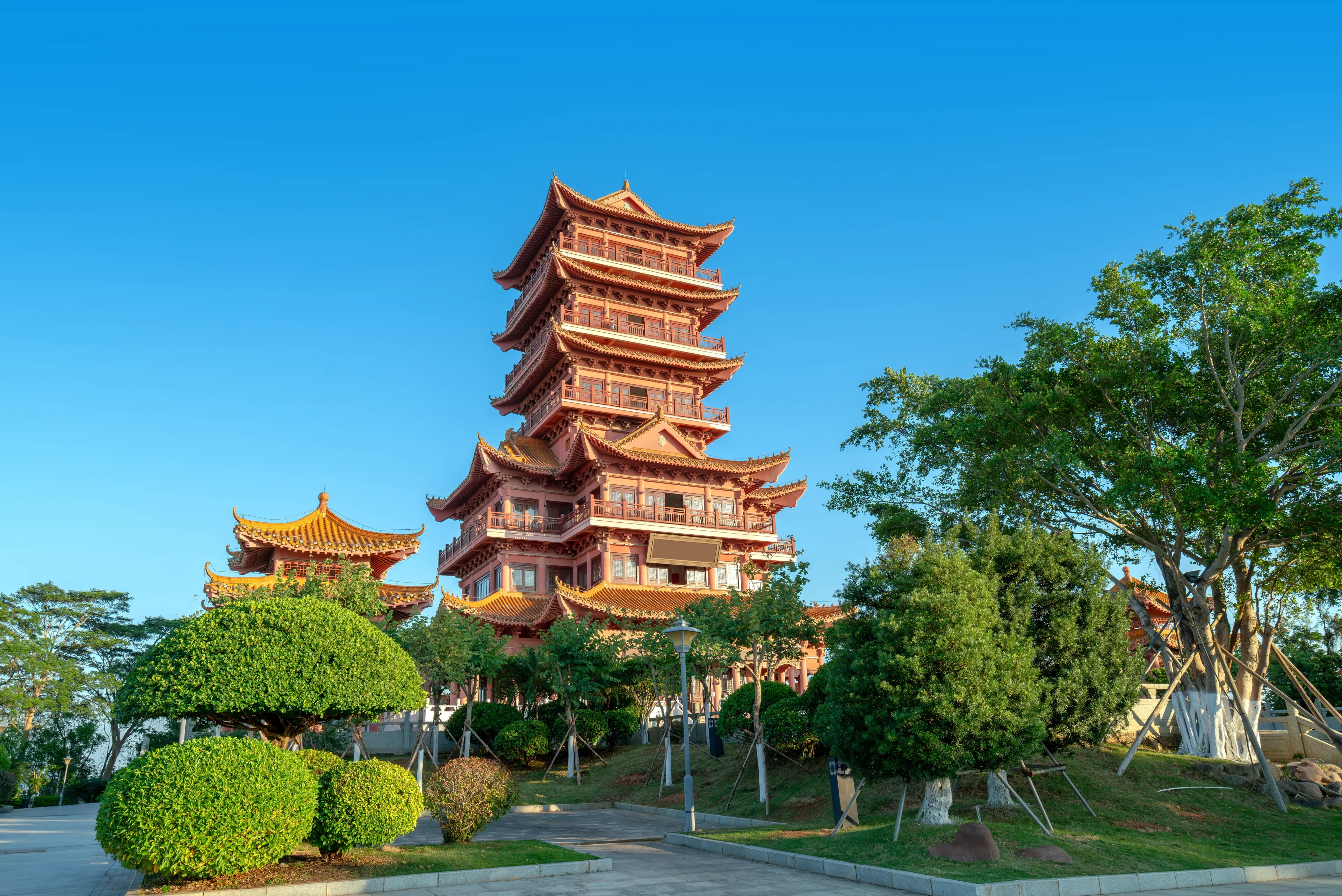 ‌Xianren Pavilion is located on the top of Xianren Mountain Park in Fangchenggang City, Guangxi, China.