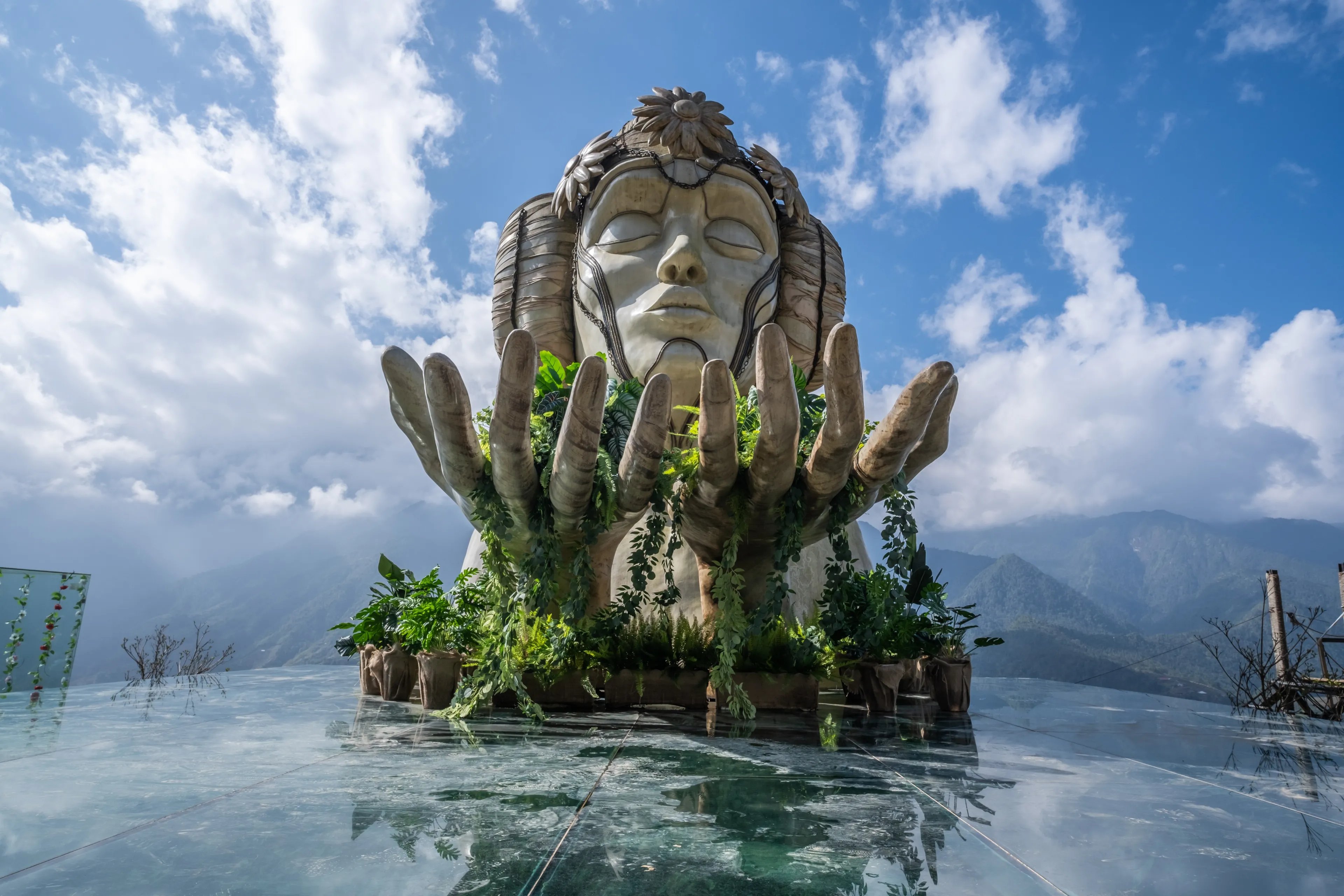 SA PA, VIETNAM - DEC 13, 2023: Moana Sapa, is most popular virtual paradise. In recent years, Sapa tourism has had many beautiful virtual check-in points to serve include Bali Heaven Gate, Golden hand