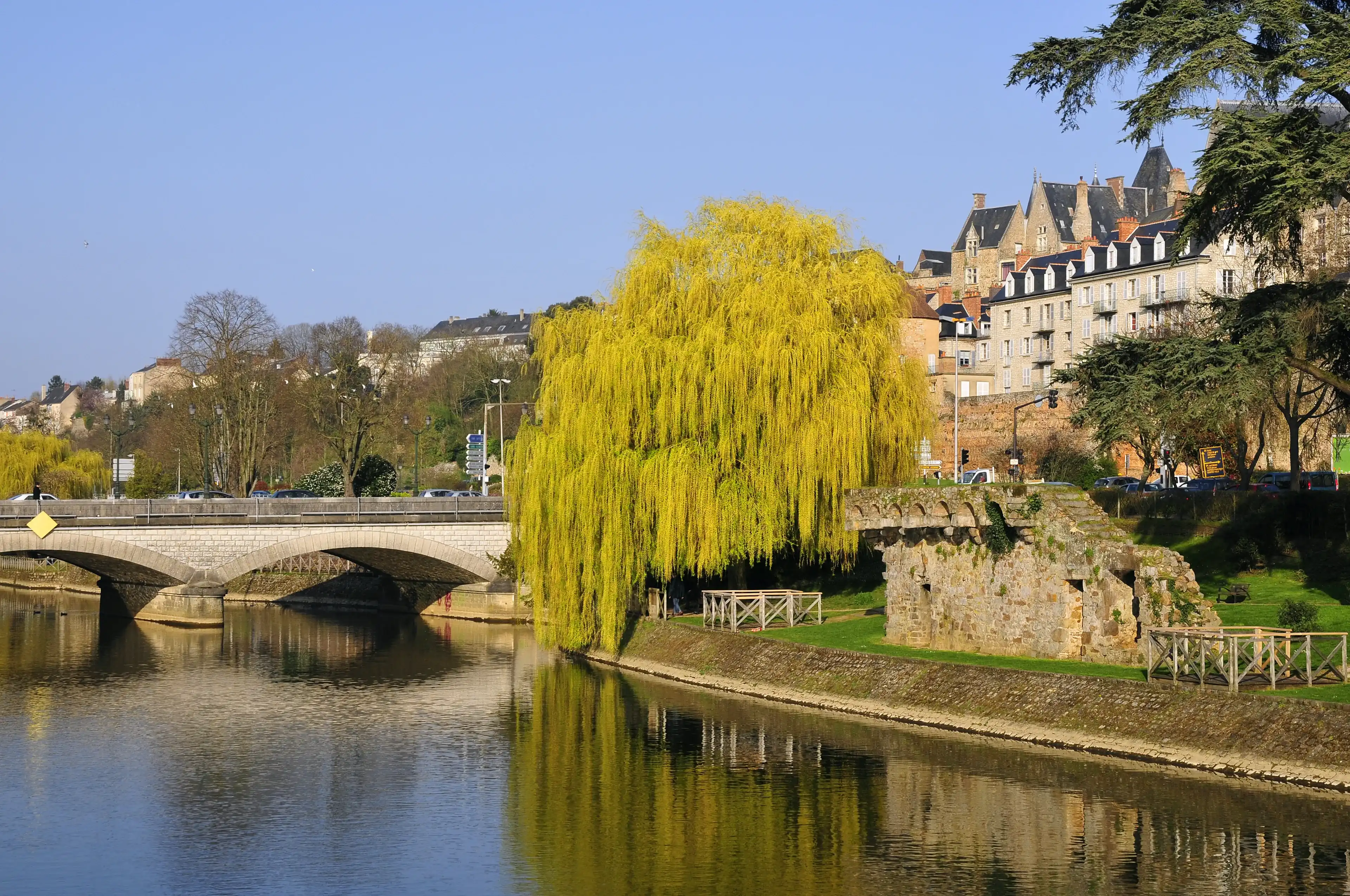 Best Le Mans hotels. Cheap hotels in Le Mans, France